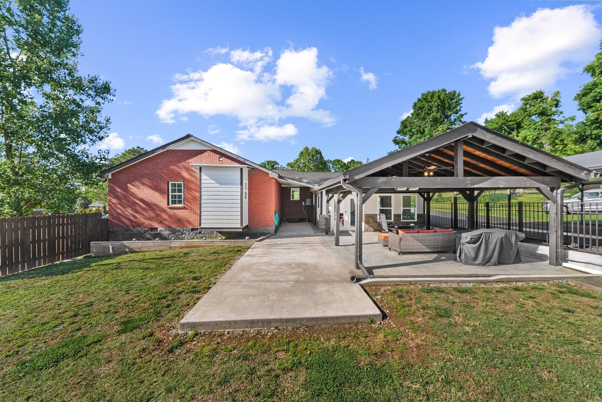 608 Vinson Dr