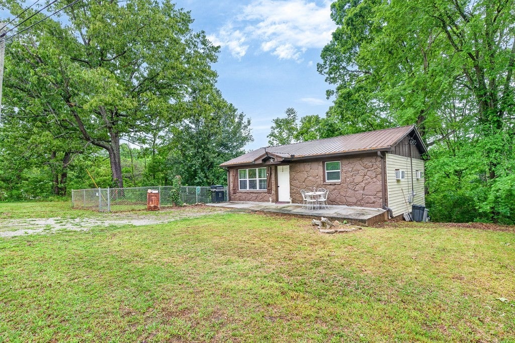 1976 Crossville Hwy