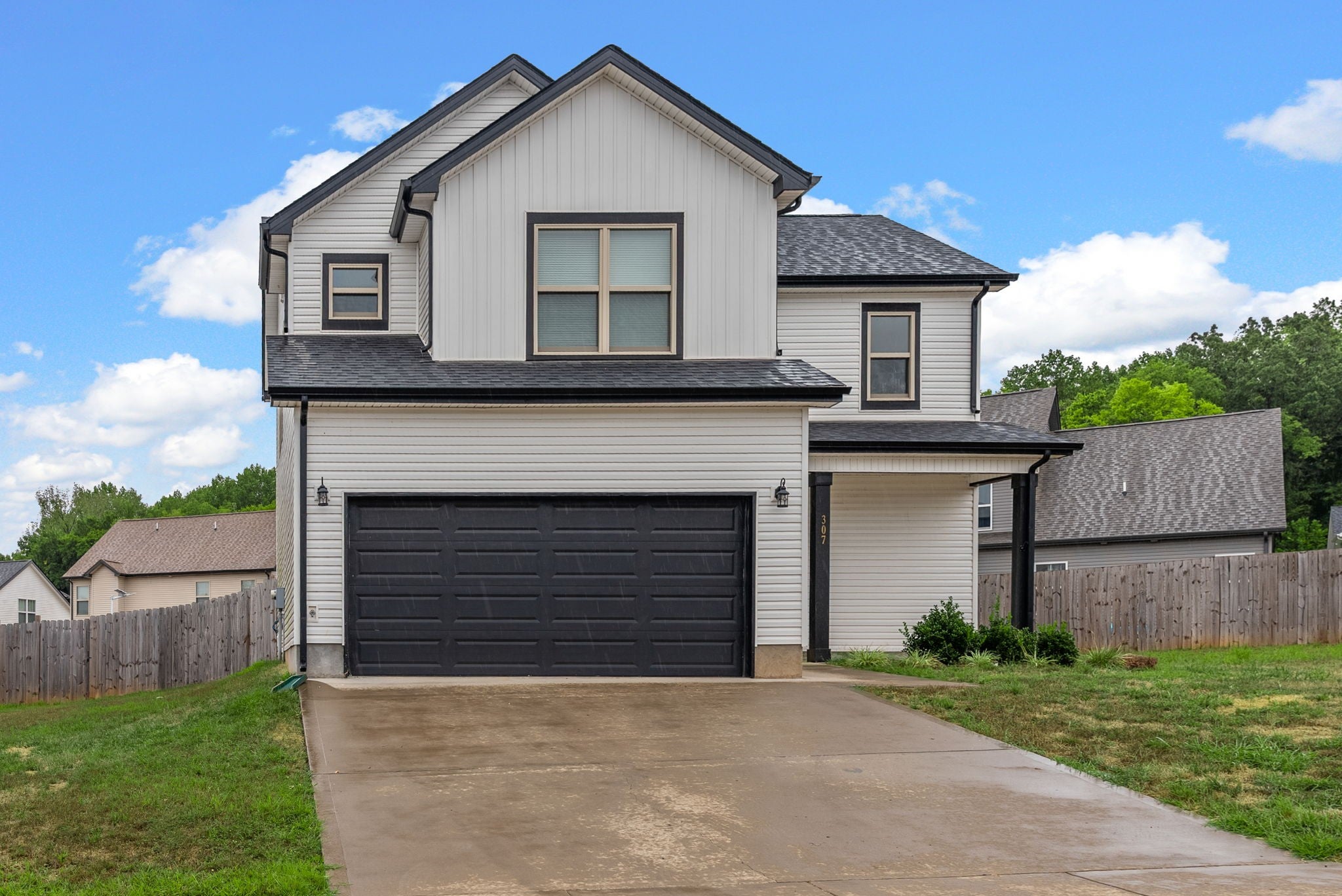 307 Lugano Ln