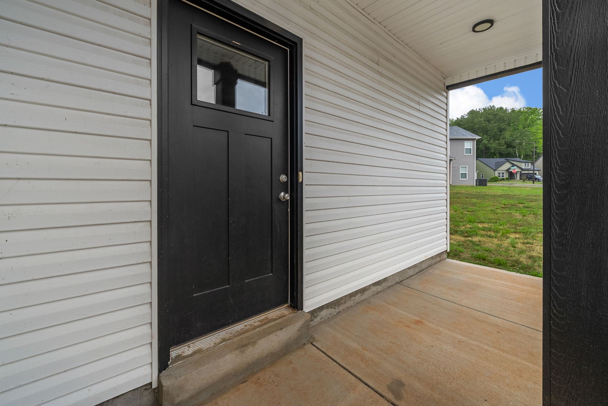 307 Lugano Ln