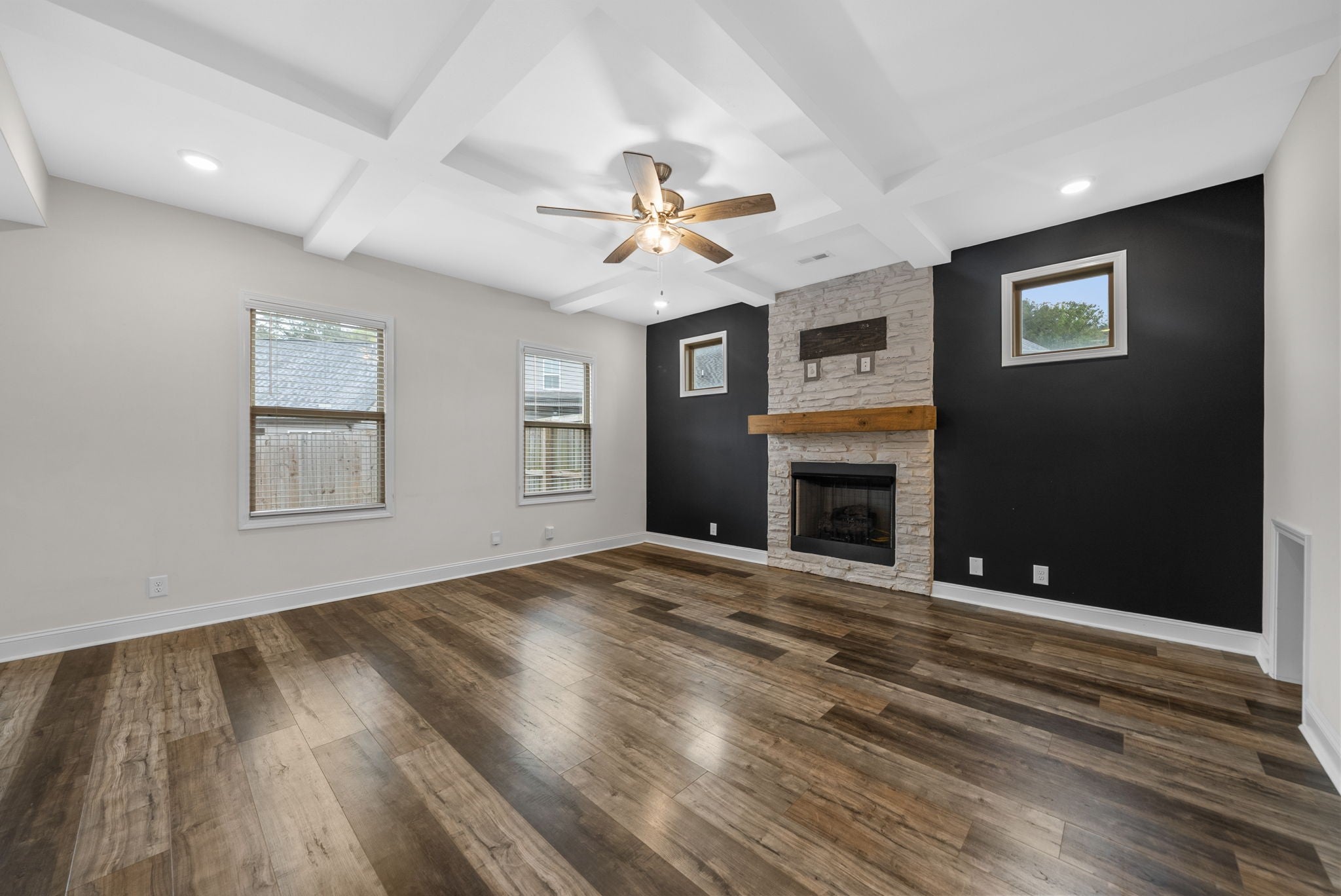 307 Lugano Ln