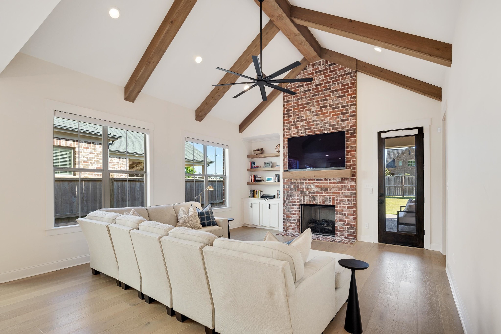 888 CYPRESS VINE CV