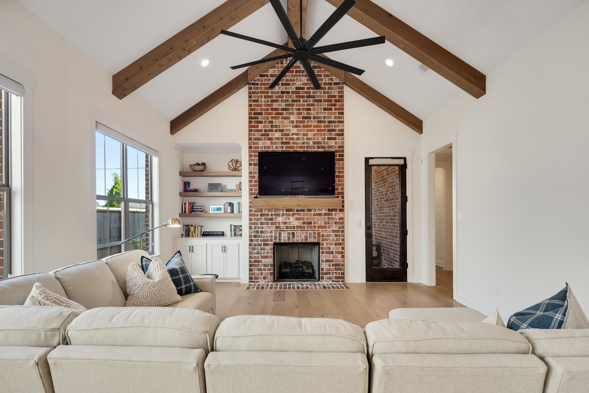 888 CYPRESS VINE CV