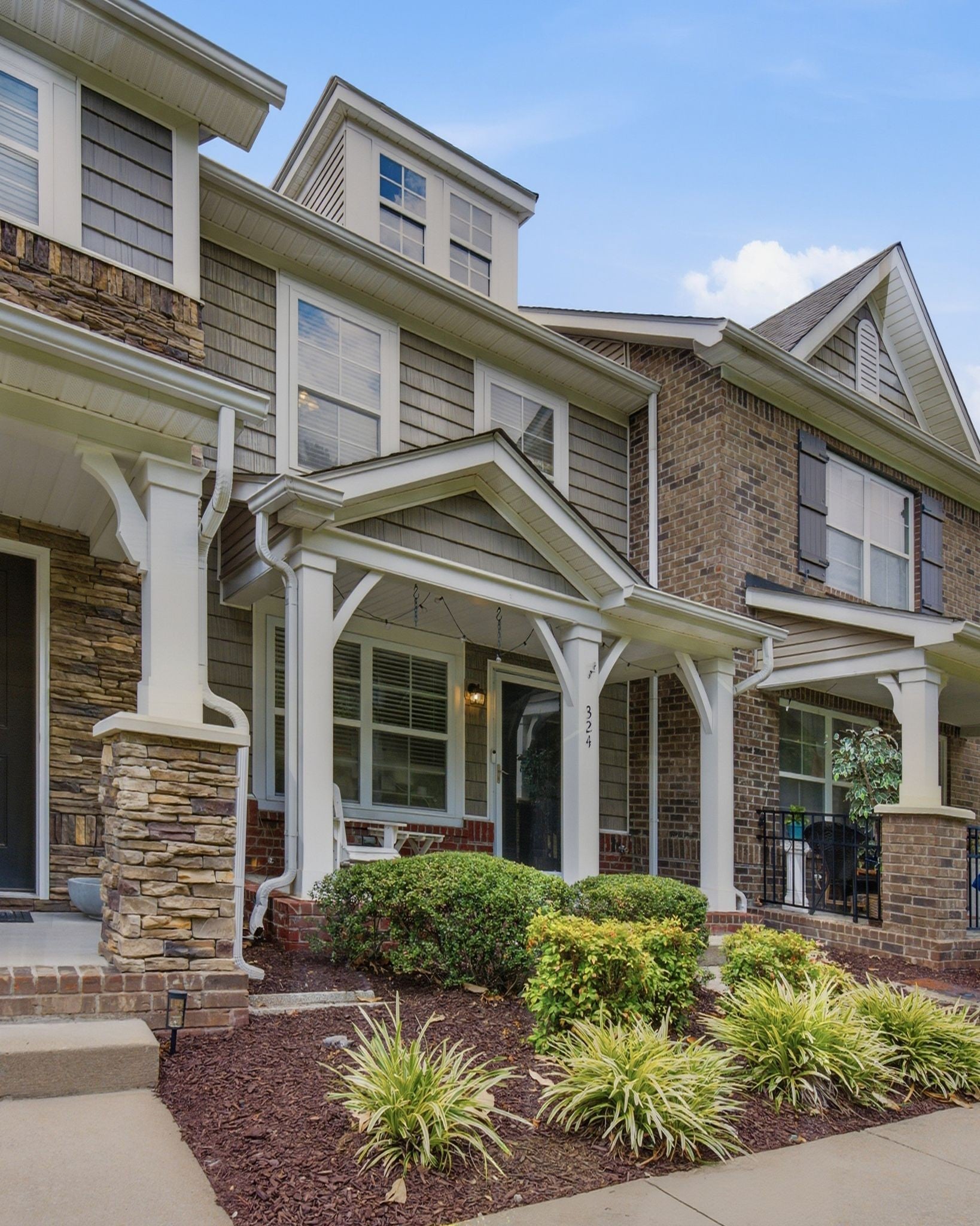 324 Mapleton Aly