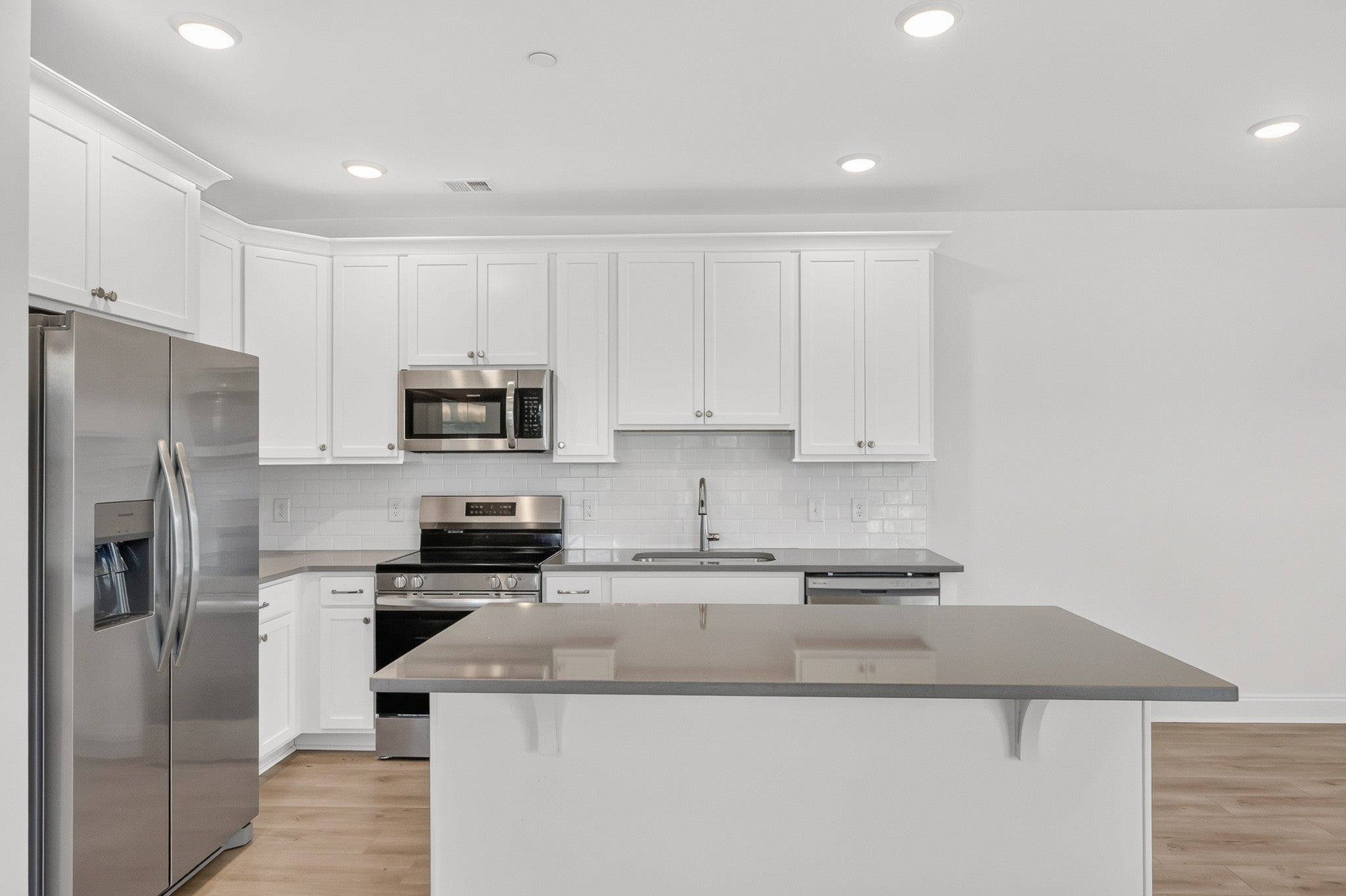 482 Portsdale Dr 18