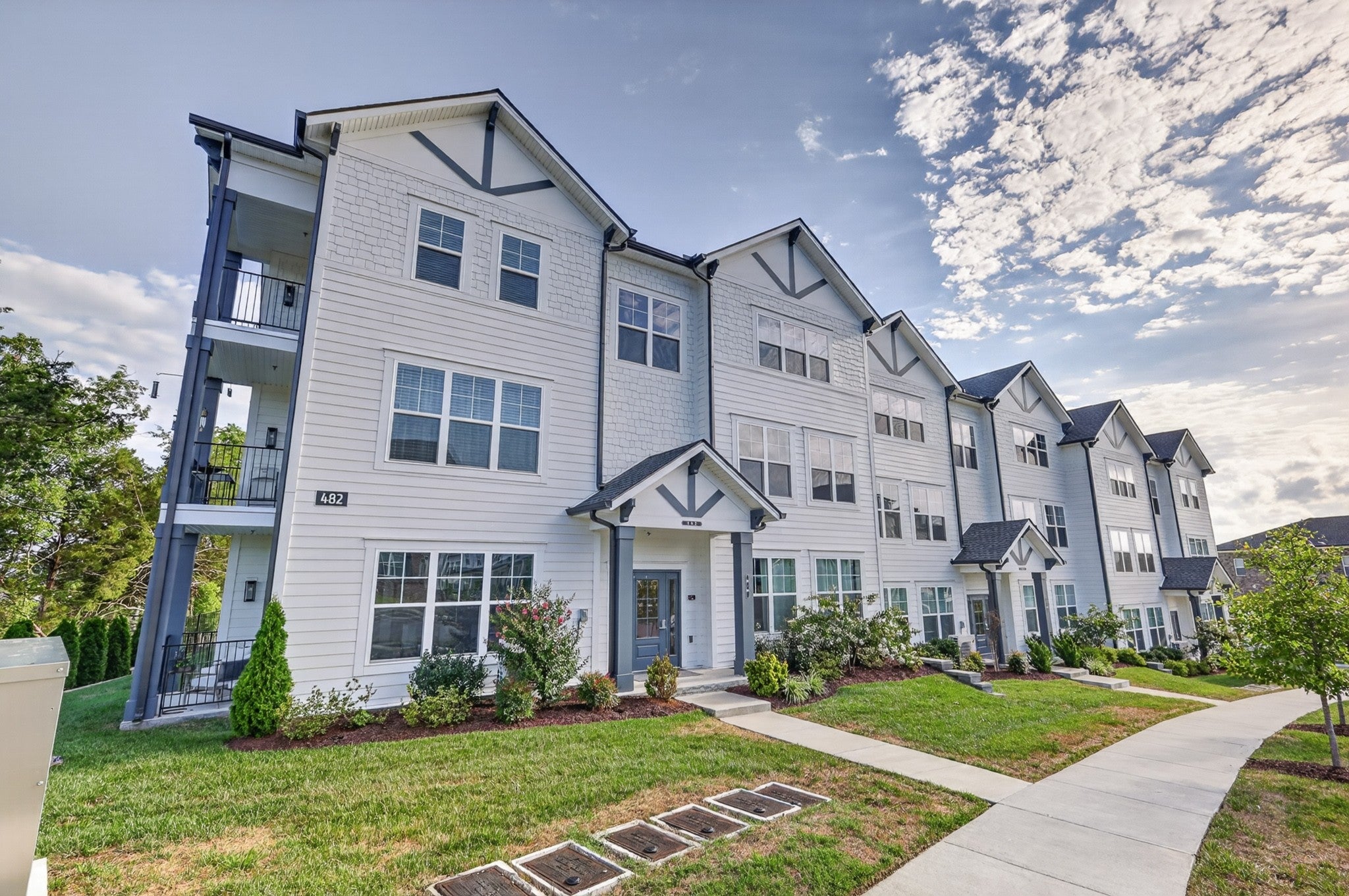 482 Portsdale Dr 18