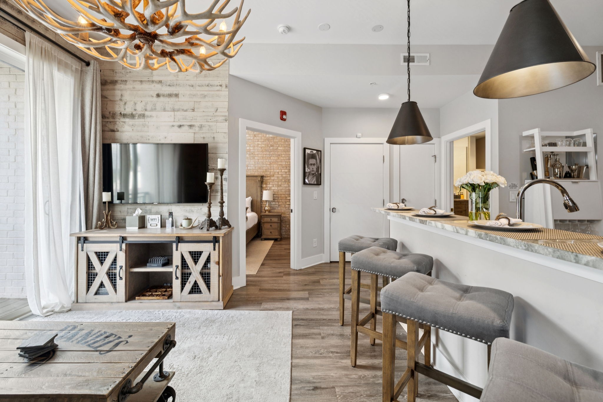 2521 Clifton Ave 203