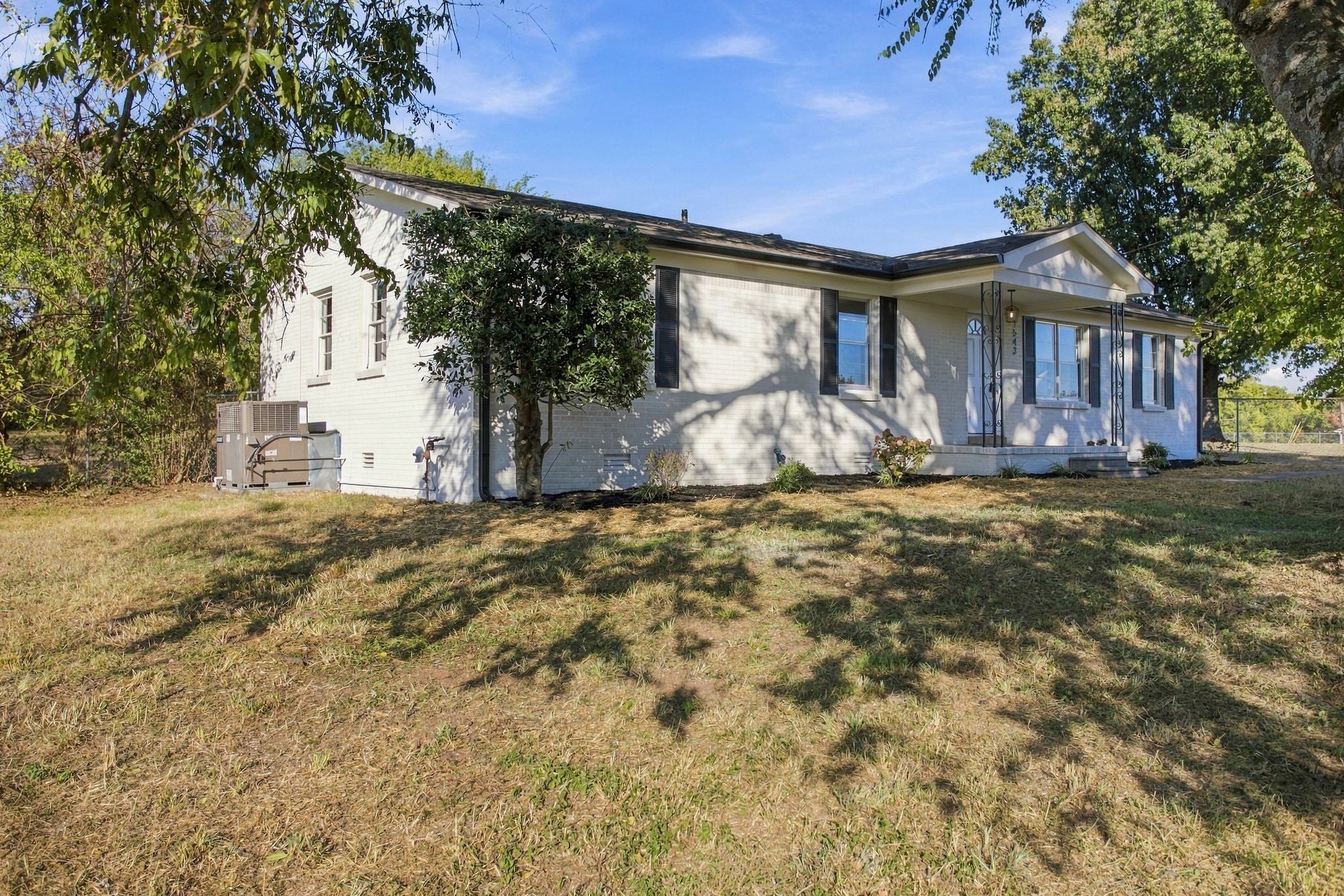1543 E Burt Dr