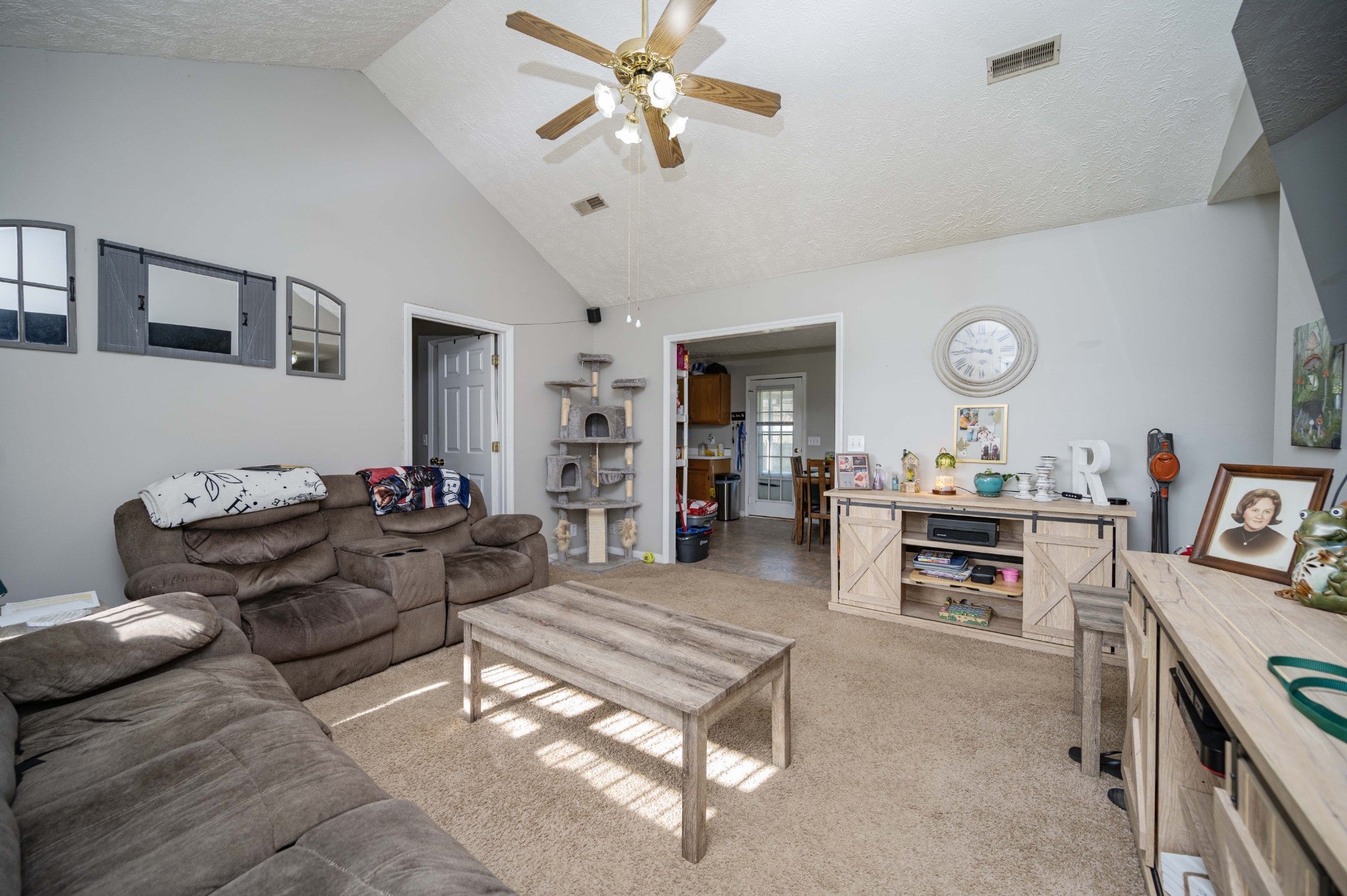 107 Antler Dr