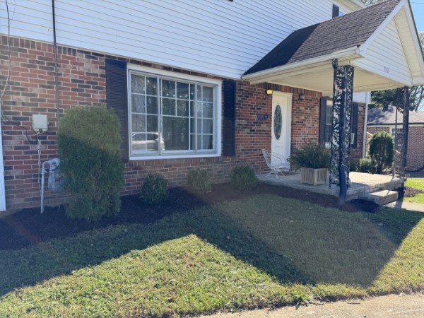 212 Dogwood St