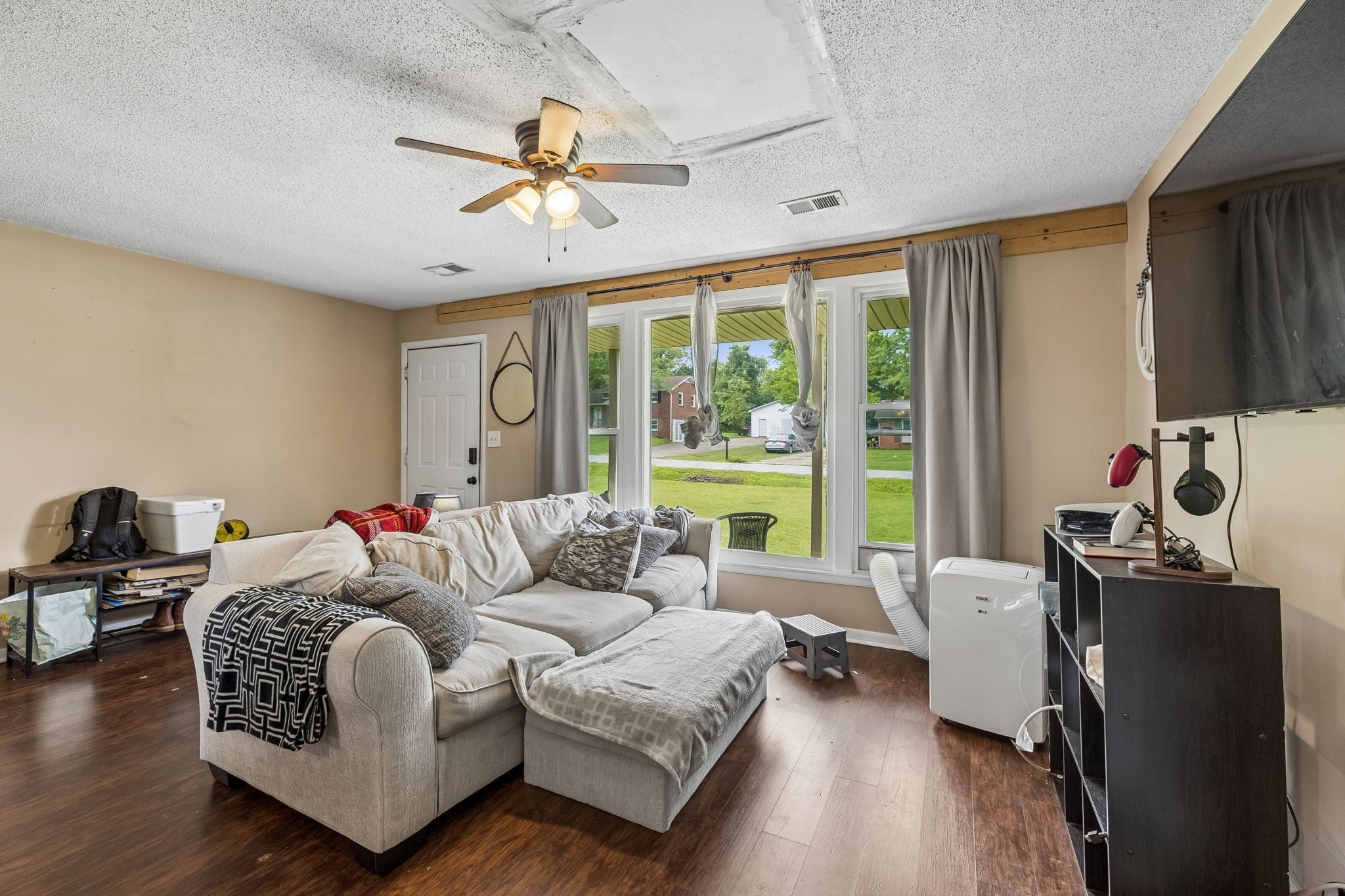 311 Rue Le Mans Dr