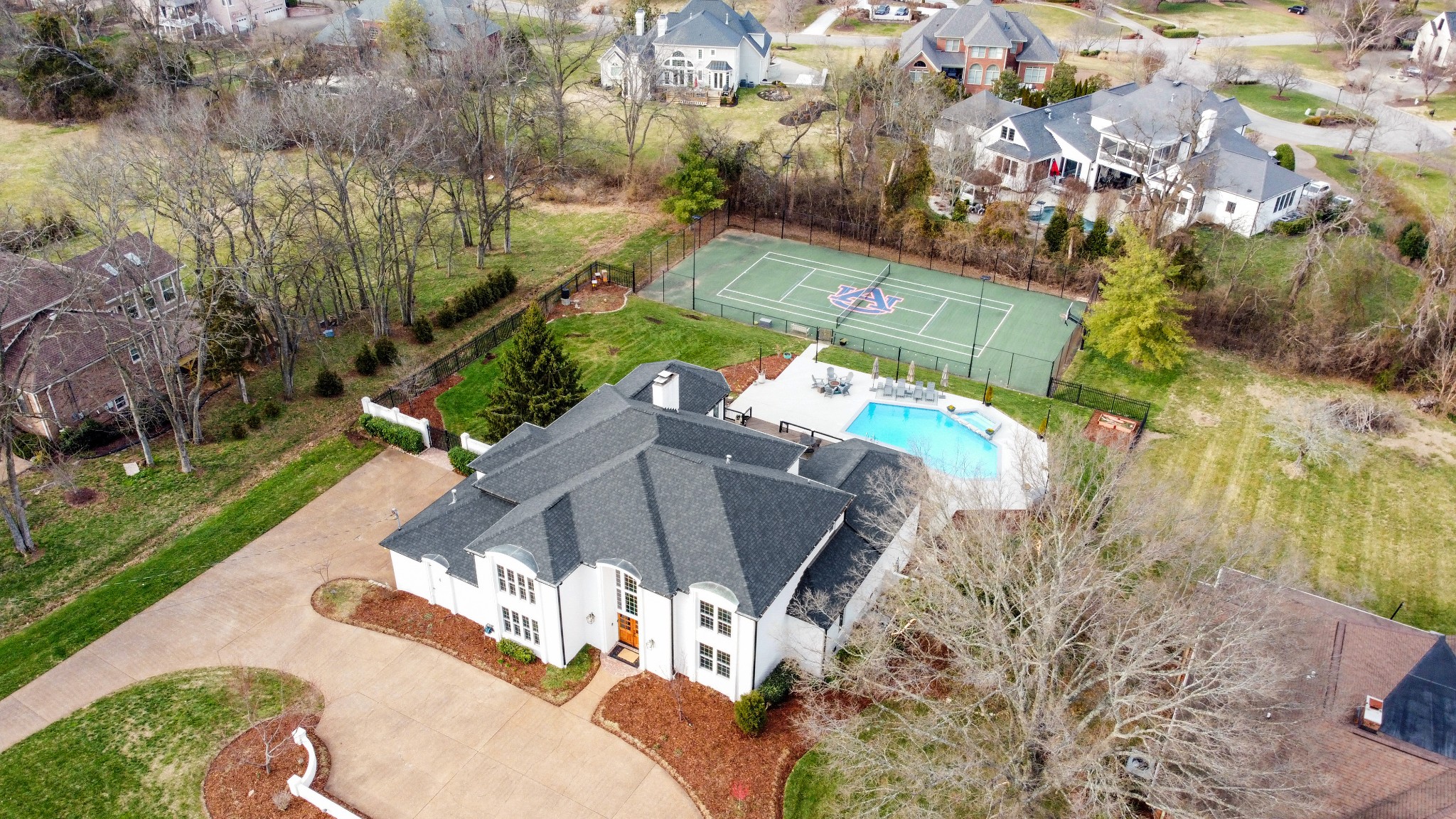 5114 Woodland Hills Dr