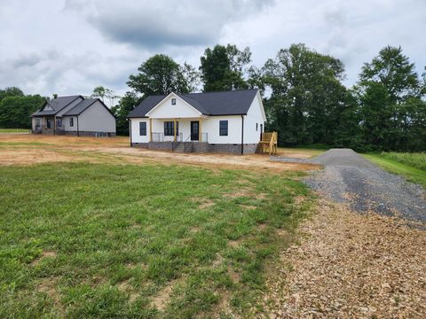 512 Pleasant Hill Rd Lafayette TN 37083