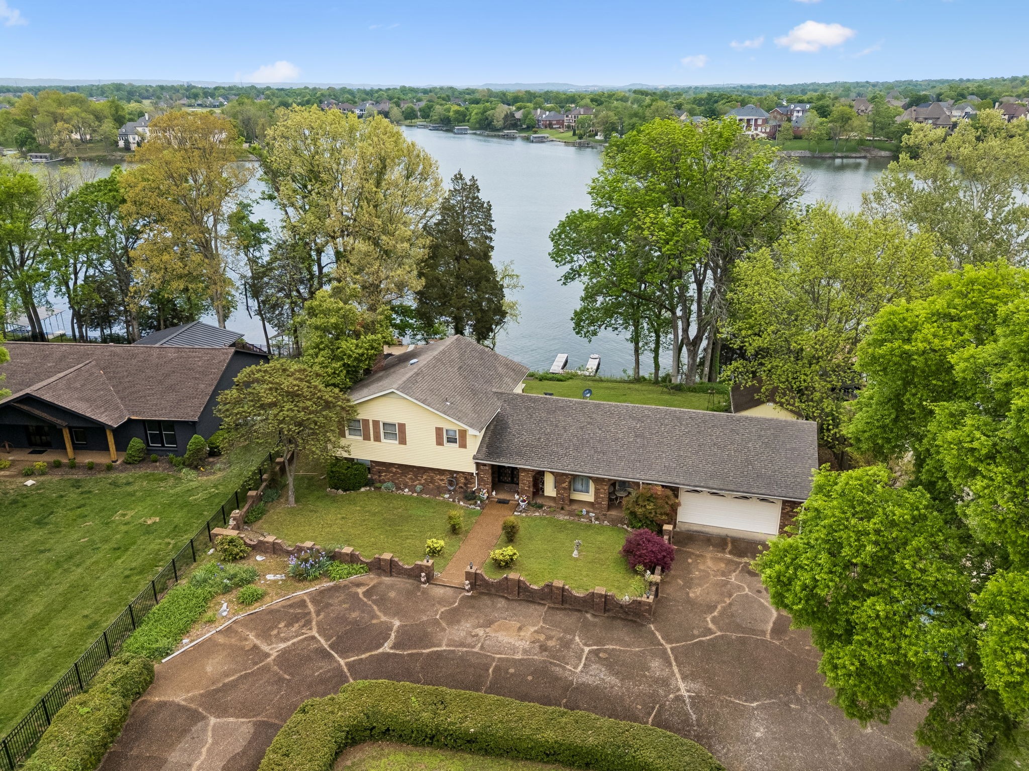 1451 Dickerson Bay Dr