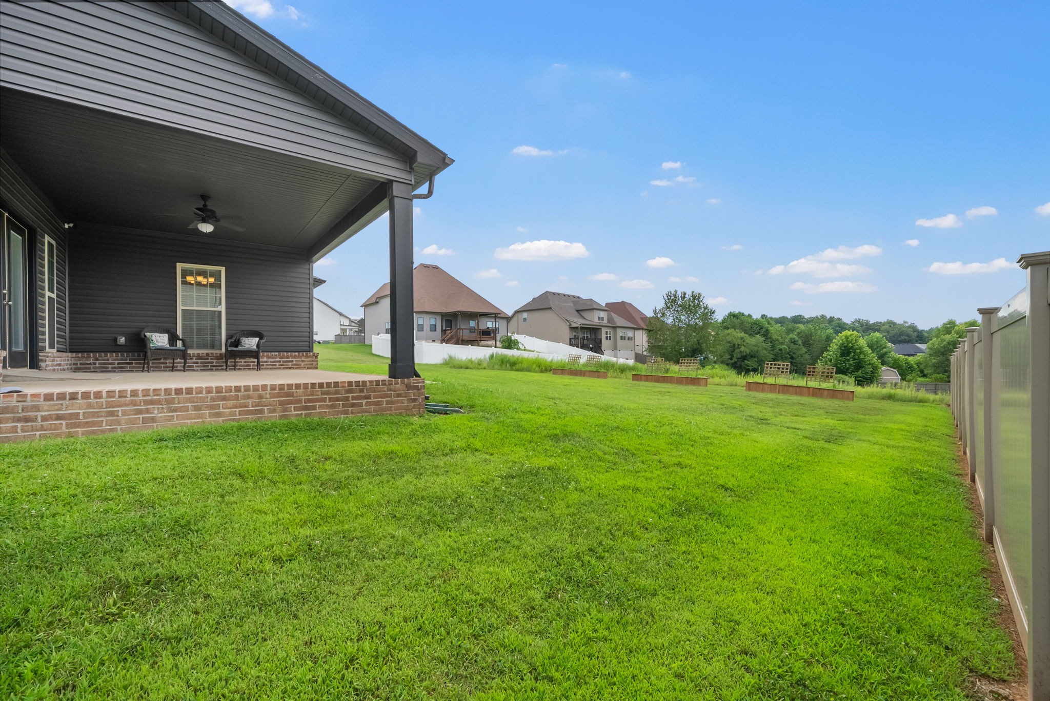 Clarksville, Tennessee 37043, United States, 3 Bedrooms Bedrooms, ,2 BathroomsBathrooms,Residential,Pending,183072