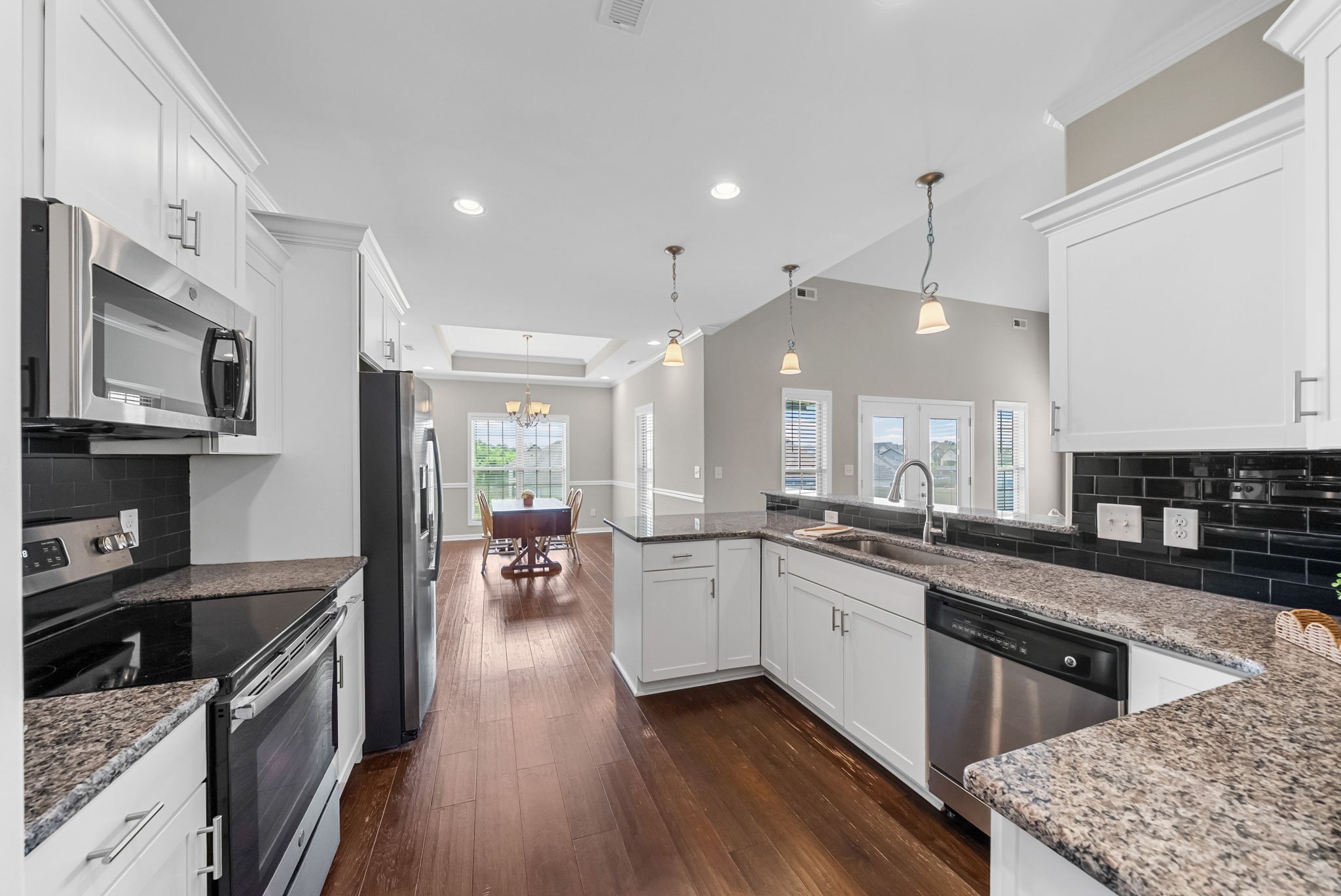 Clarksville, Tennessee 37043, United States, 3 Bedrooms Bedrooms, ,2 BathroomsBathrooms,Residential,Pending,183072