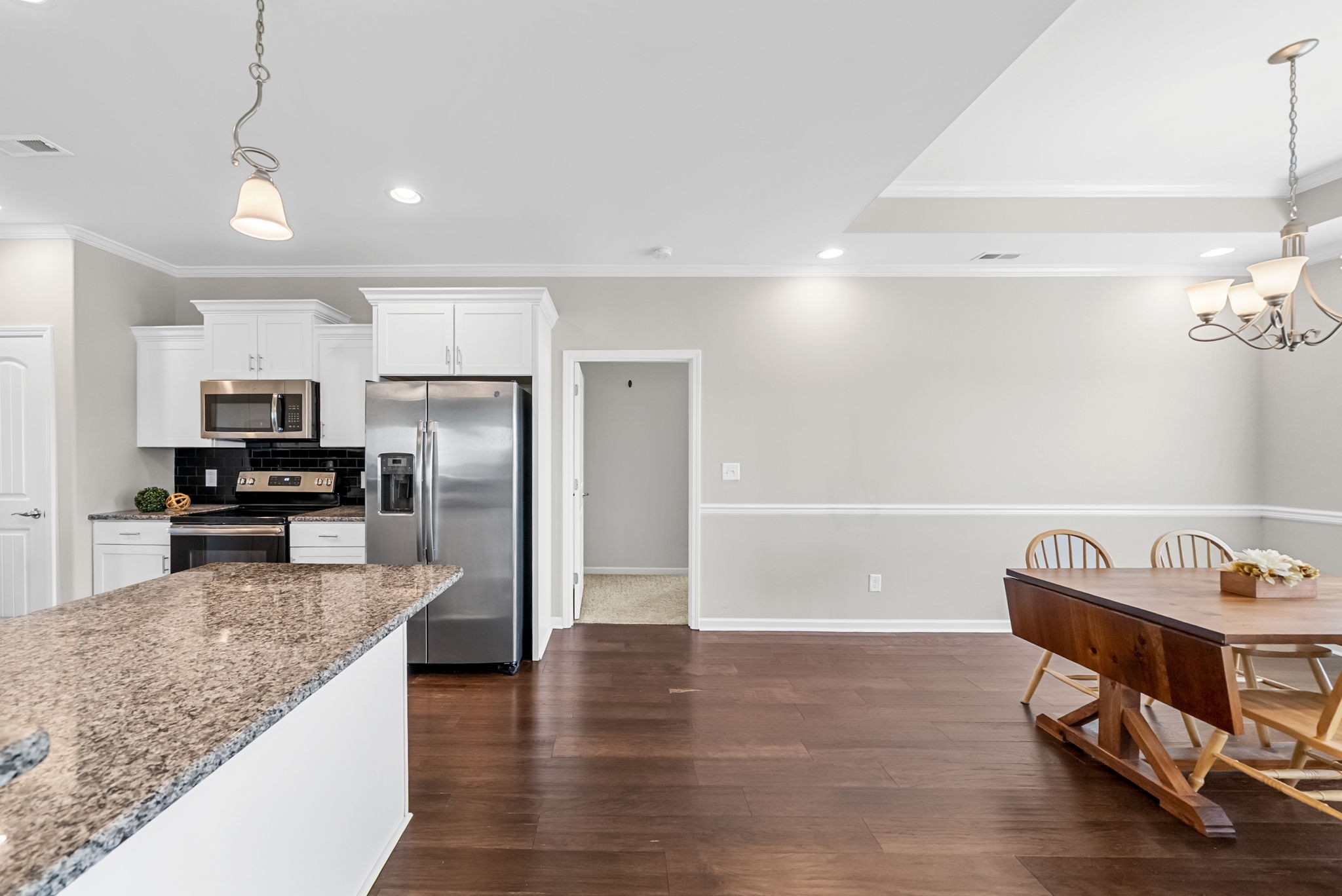 Clarksville, Tennessee 37043, United States, 3 Bedrooms Bedrooms, ,2 BathroomsBathrooms,Residential,Pending,183072