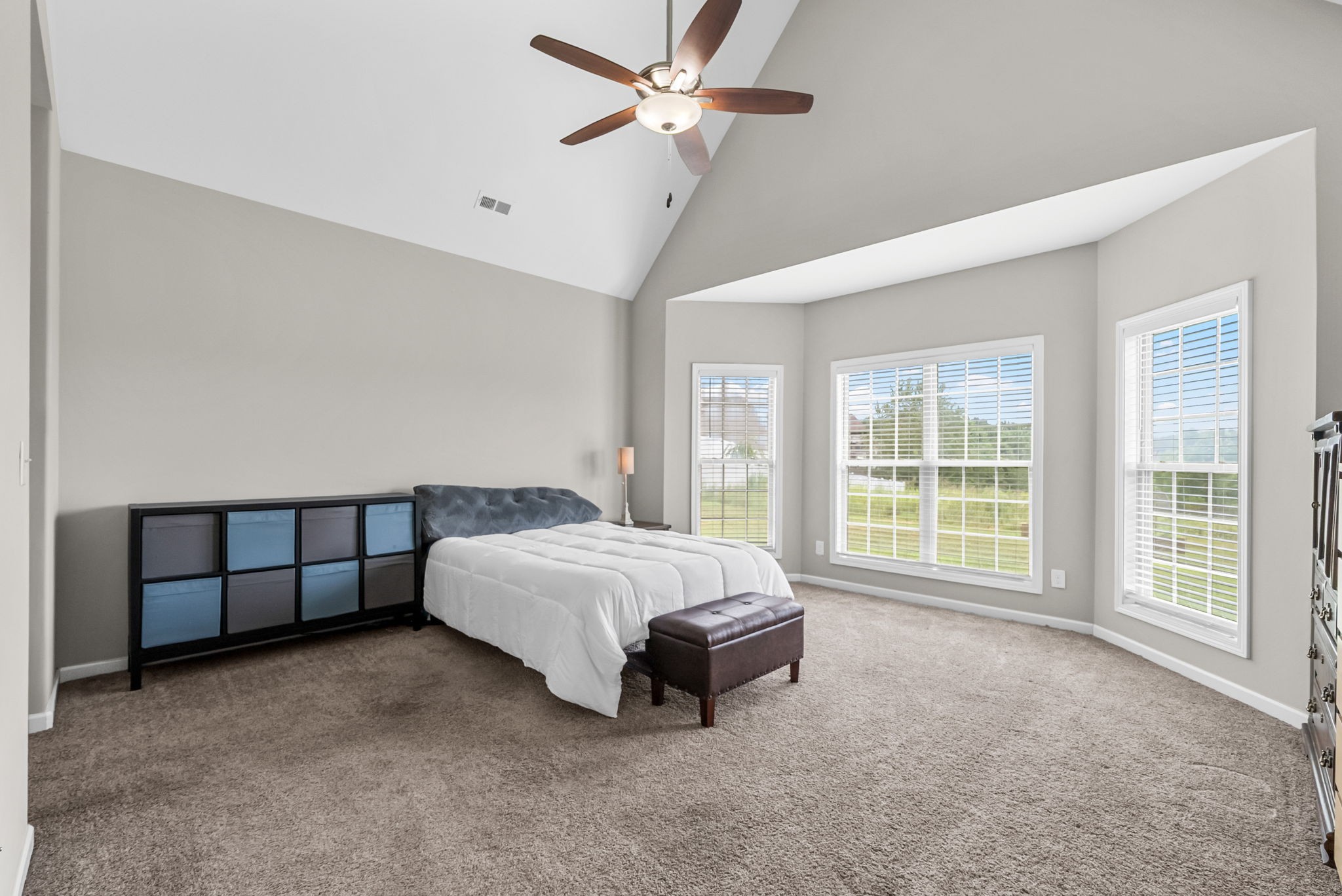 Clarksville, Tennessee 37043, United States, 3 Bedrooms Bedrooms, ,2 BathroomsBathrooms,Residential,Pending,183072