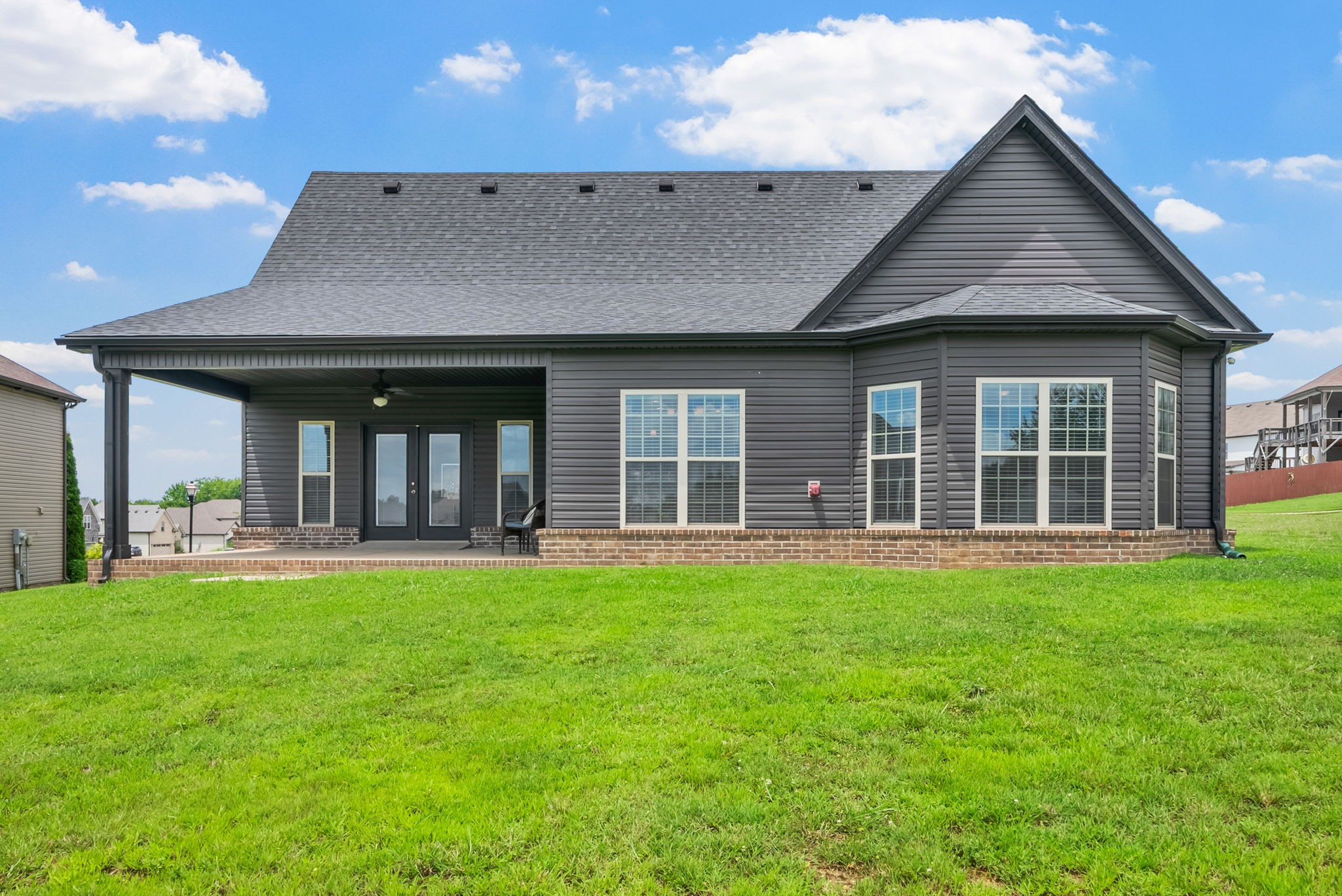 Clarksville, Tennessee 37043, United States, 3 Bedrooms Bedrooms, ,2 BathroomsBathrooms,Residential,Pending,183072