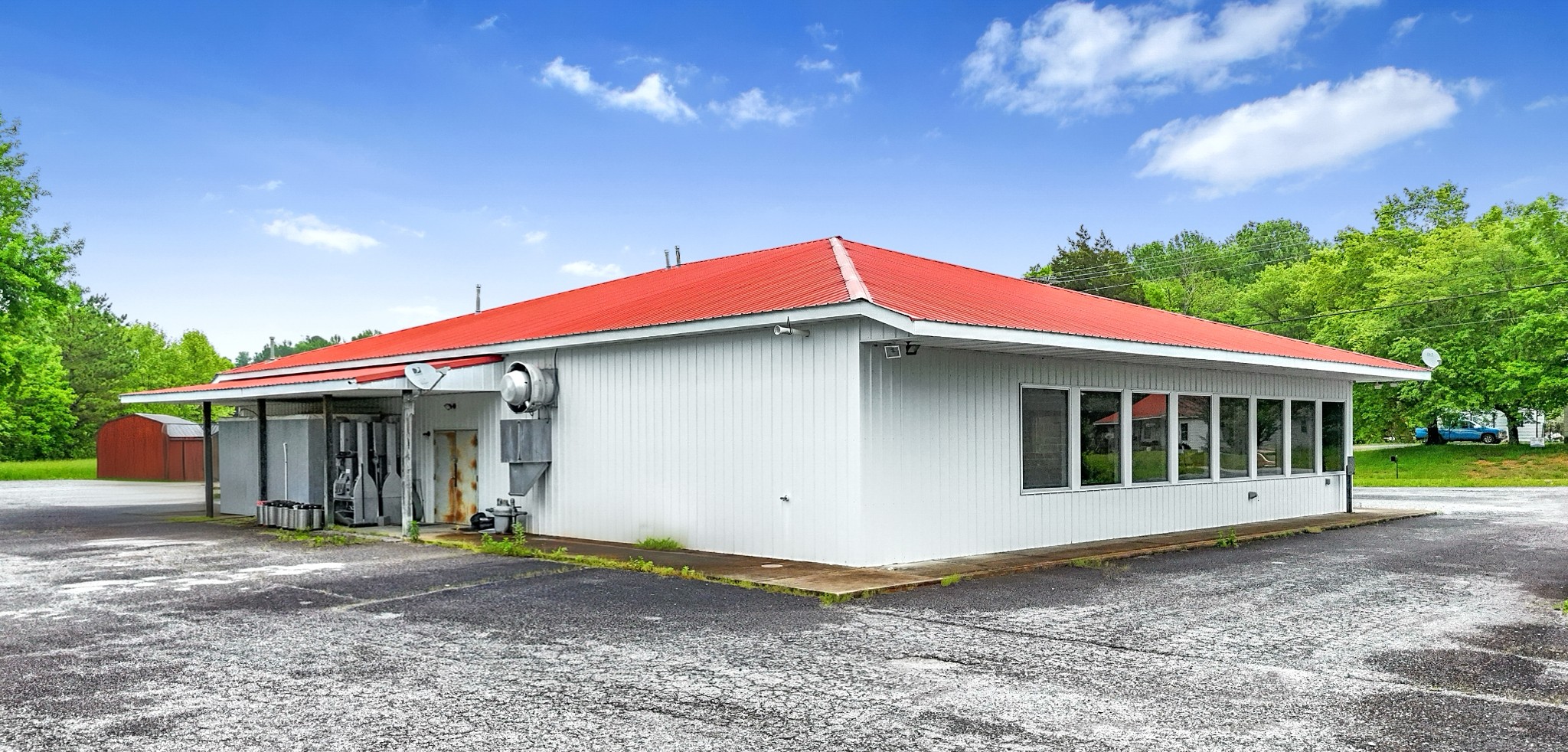 313 N Main St