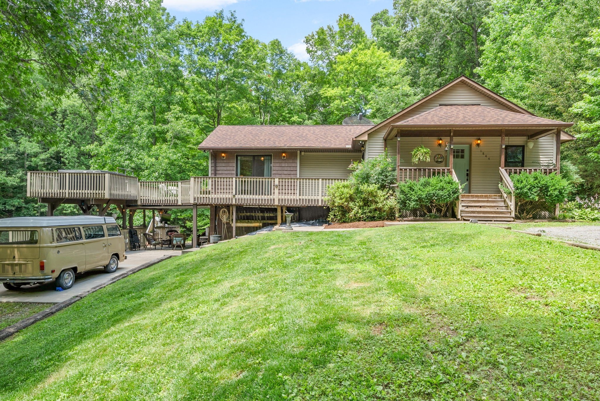 1844 Hogue Rd