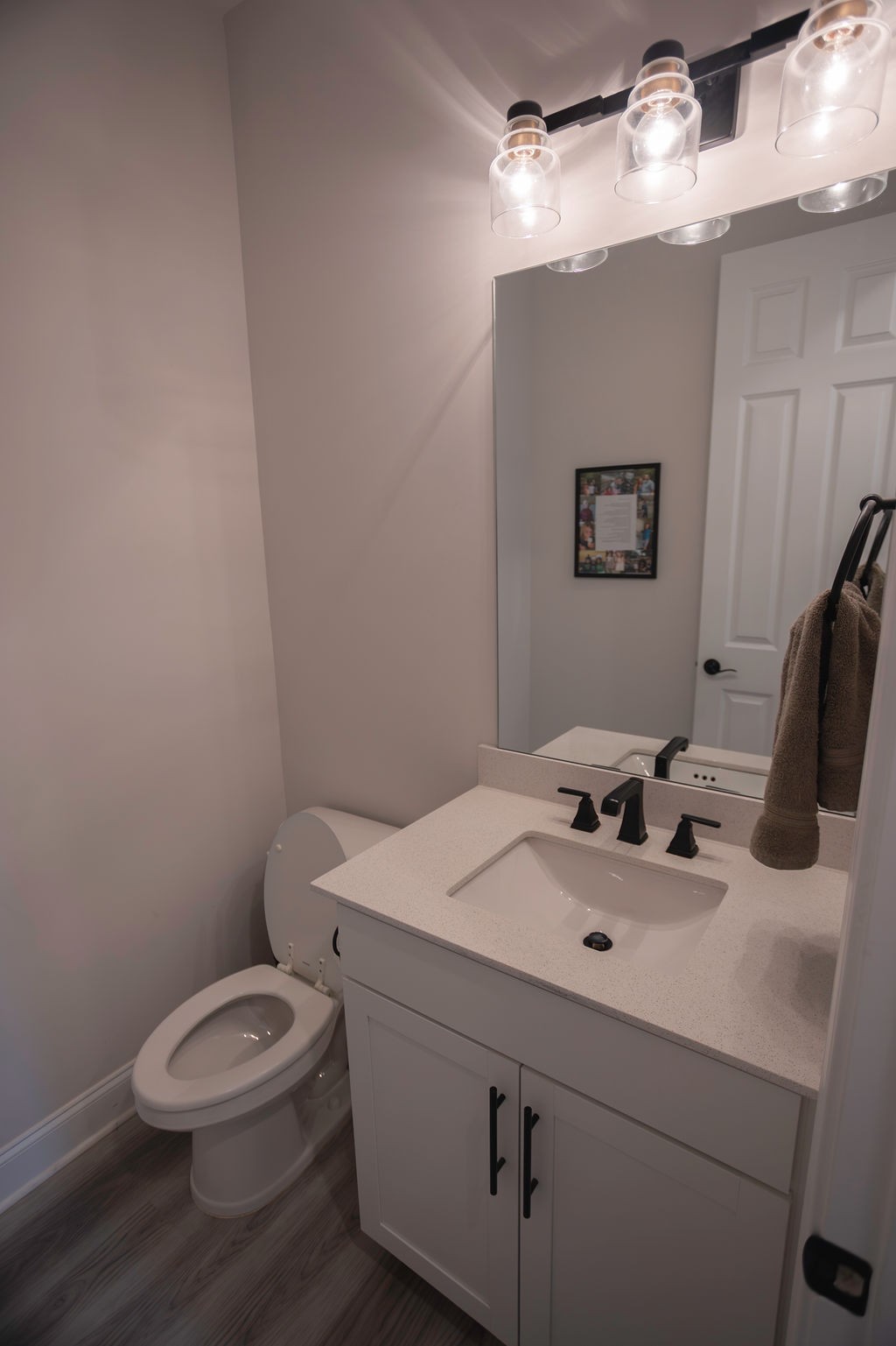 Columbia, Tennessee 38401, United States, 5 Bedrooms Bedrooms, ,4 BathroomsBathrooms,Residential,Active,177840