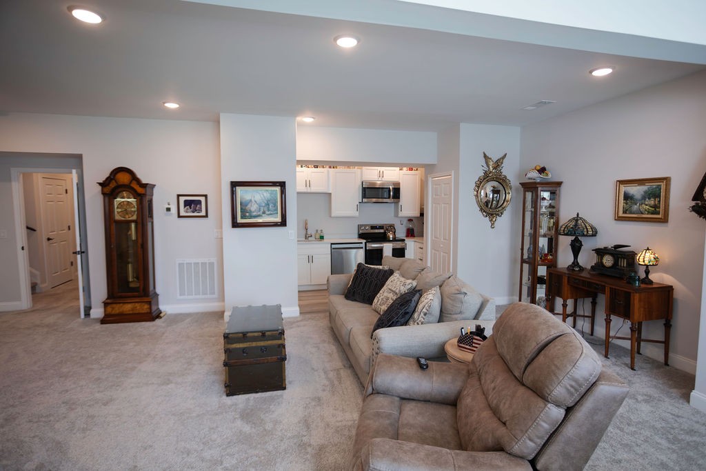 Columbia, Tennessee 38401, United States, 5 Bedrooms Bedrooms, ,4 BathroomsBathrooms,Residential,Active,177840