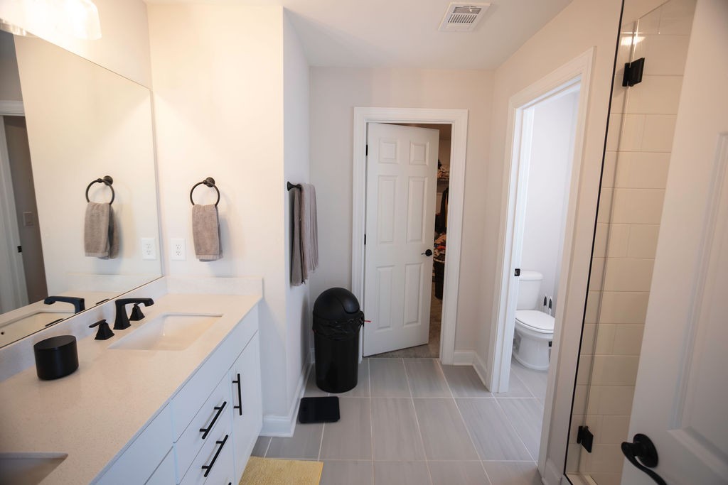 Columbia, Tennessee 38401, United States, 5 Bedrooms Bedrooms, ,4 BathroomsBathrooms,Residential,Active,177840