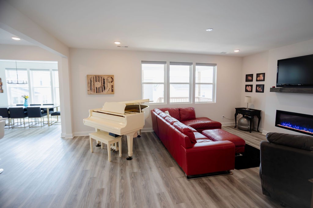 Columbia, Tennessee 38401, United States, 5 Bedrooms Bedrooms, ,4 BathroomsBathrooms,Residential,Active,177840