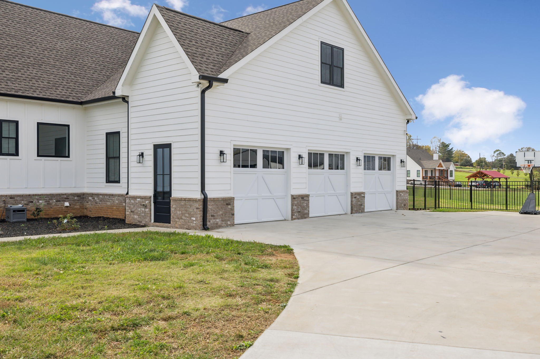 1923 Hicks Ln