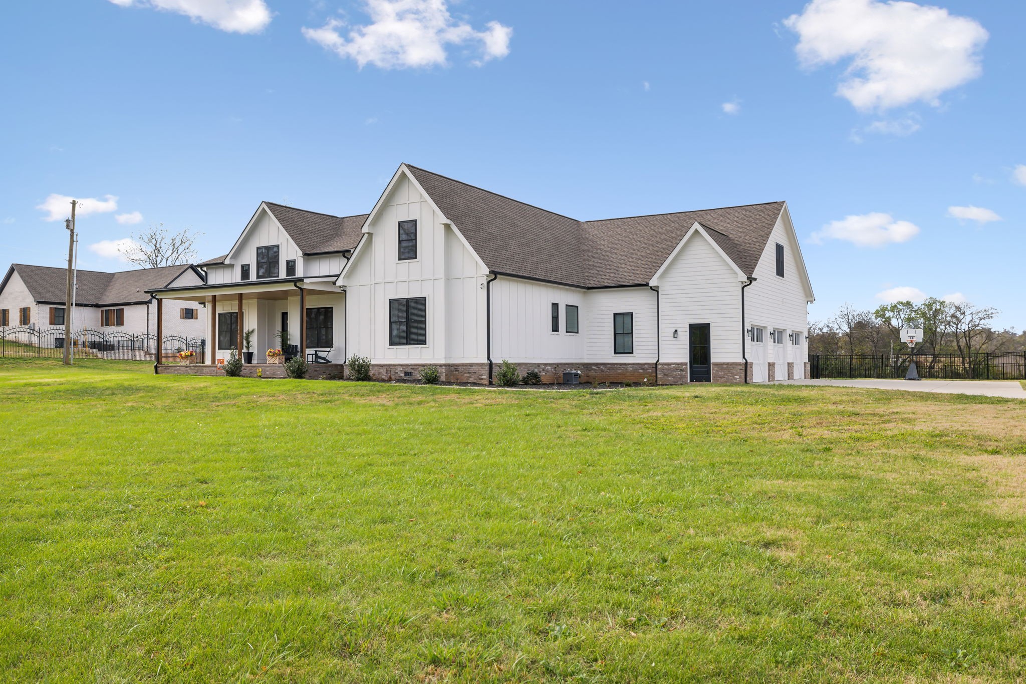1923 Hicks Ln