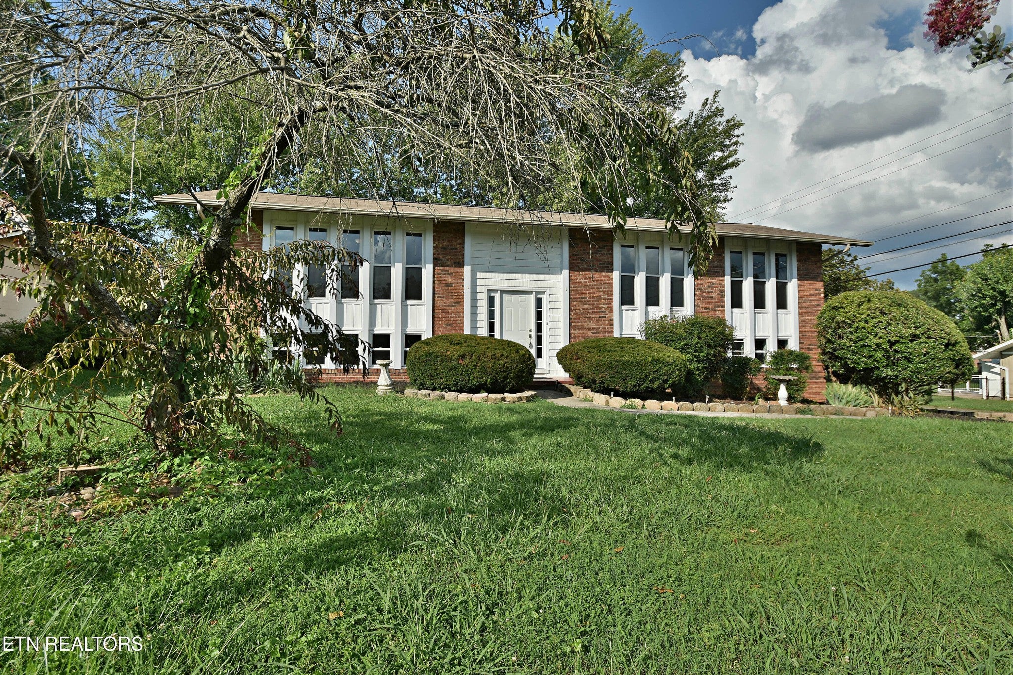 7704 Whitcomb Rd