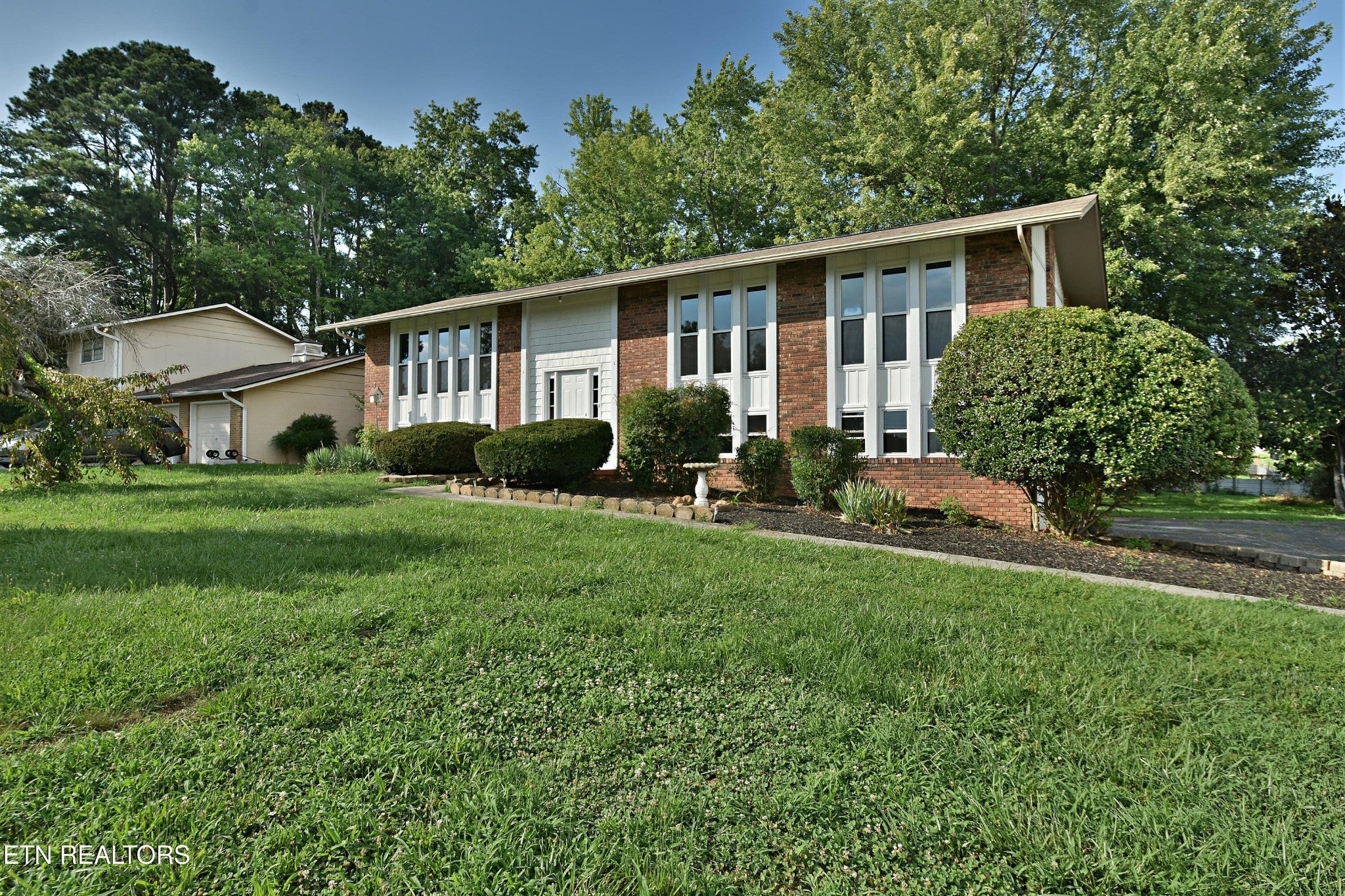 7704 Whitcomb Rd
