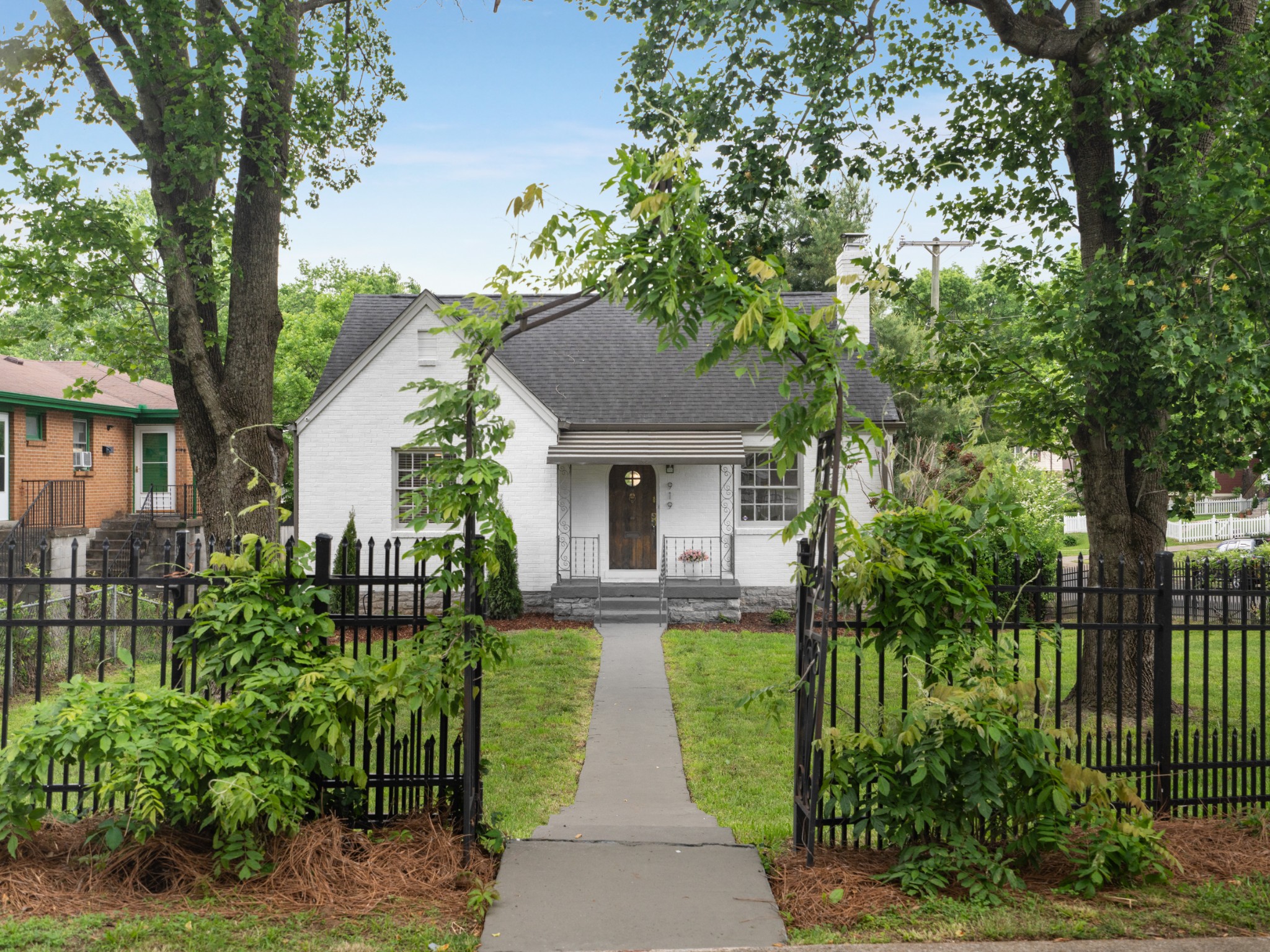 919 S Douglas Ave