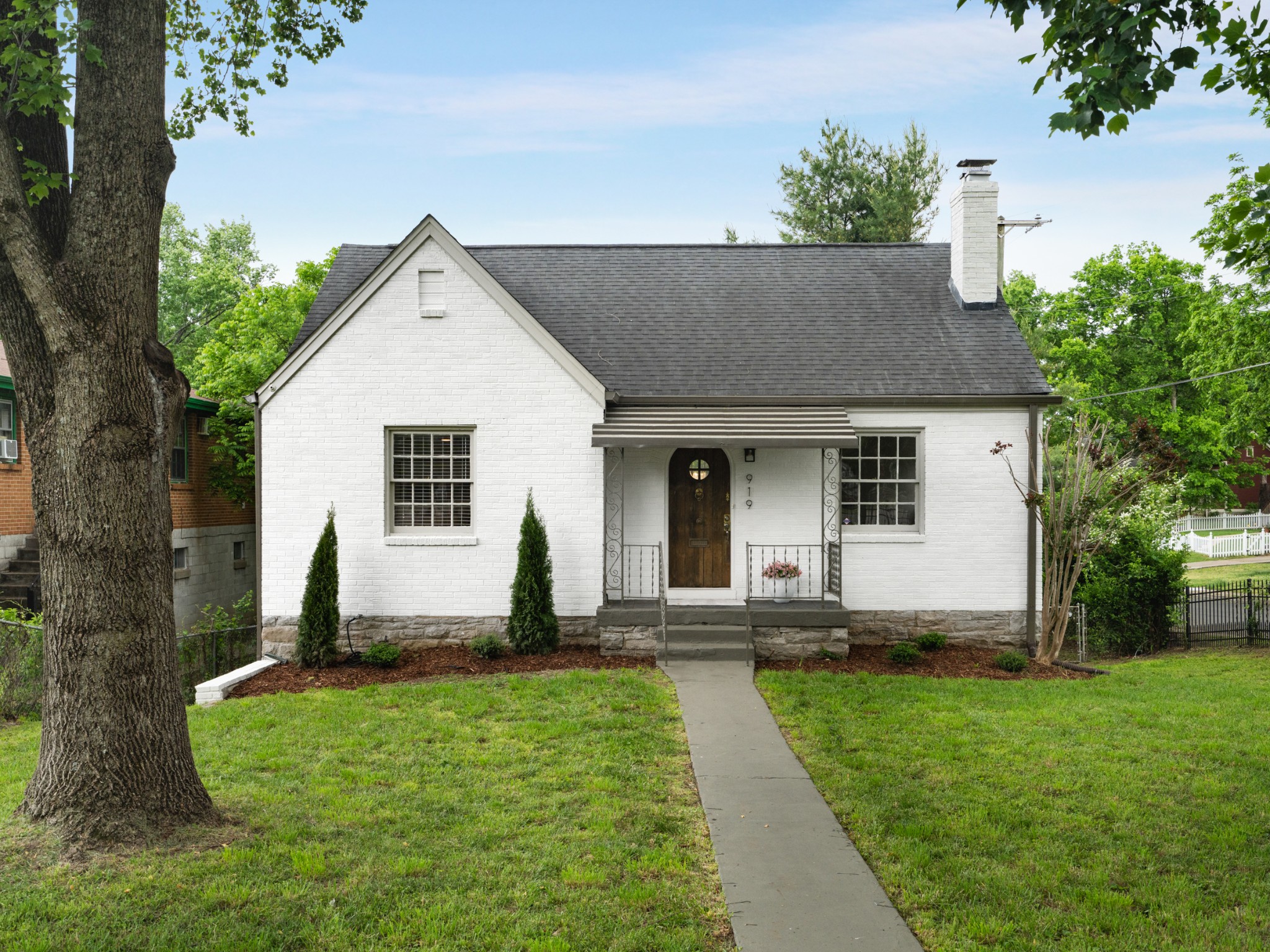 919 S Douglas Ave