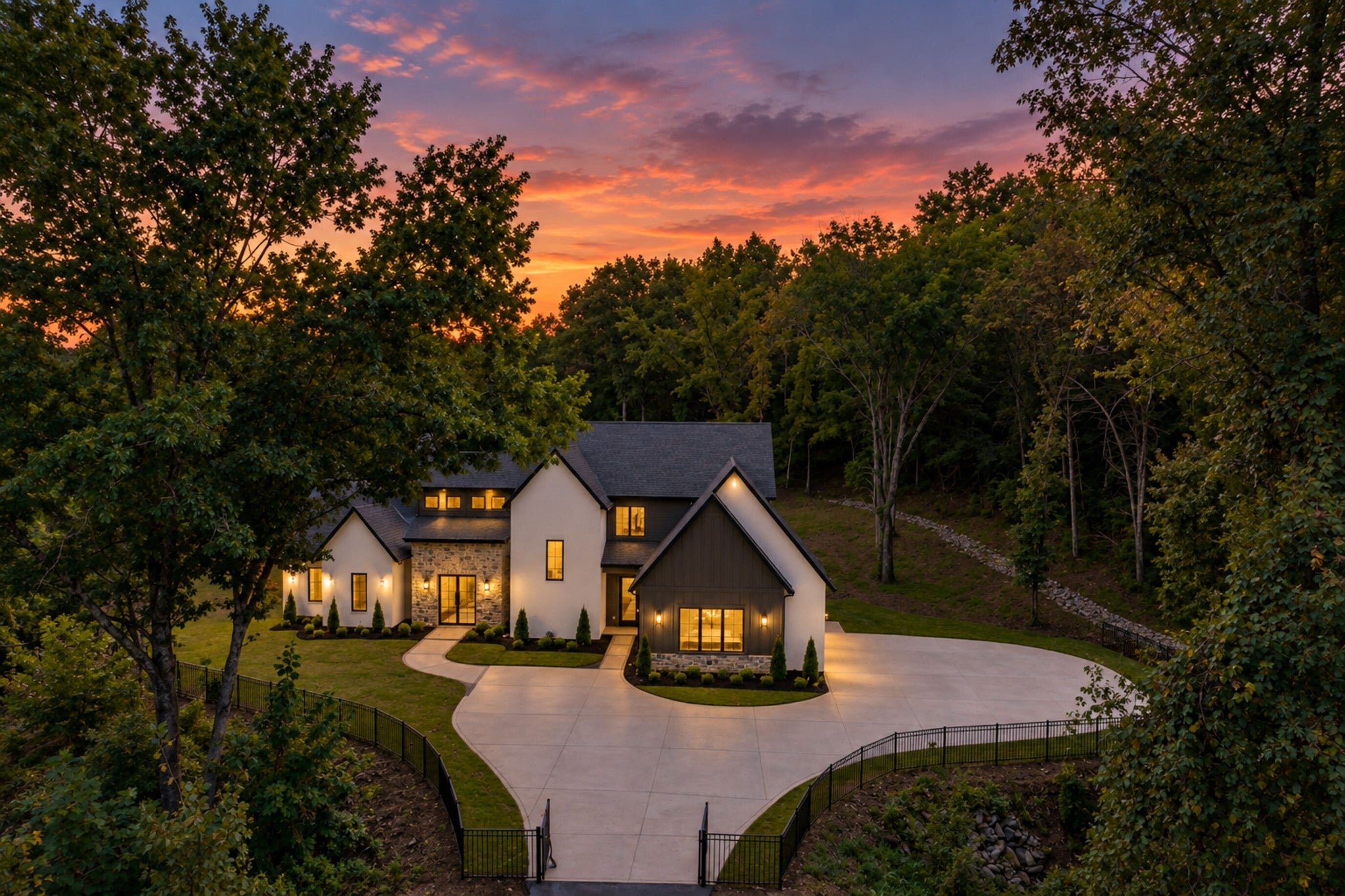 4-bed listing at 631 Hunters Trl, Nashville