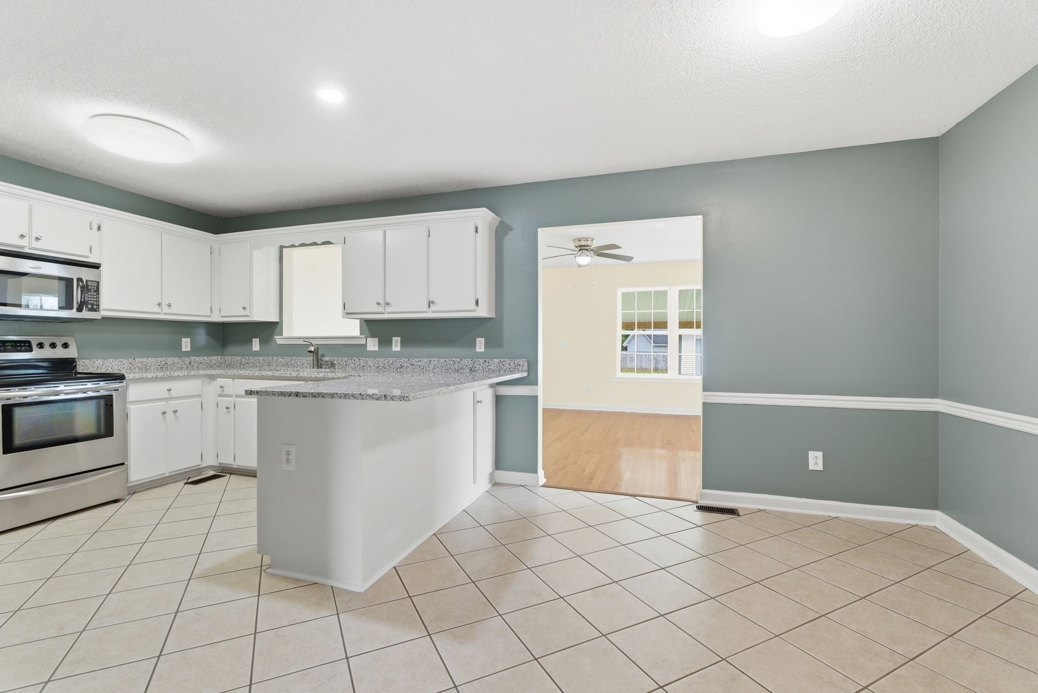3007 Penny Ln