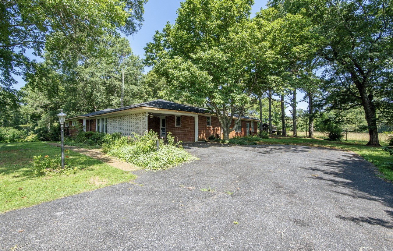 867 Lexington Hwy