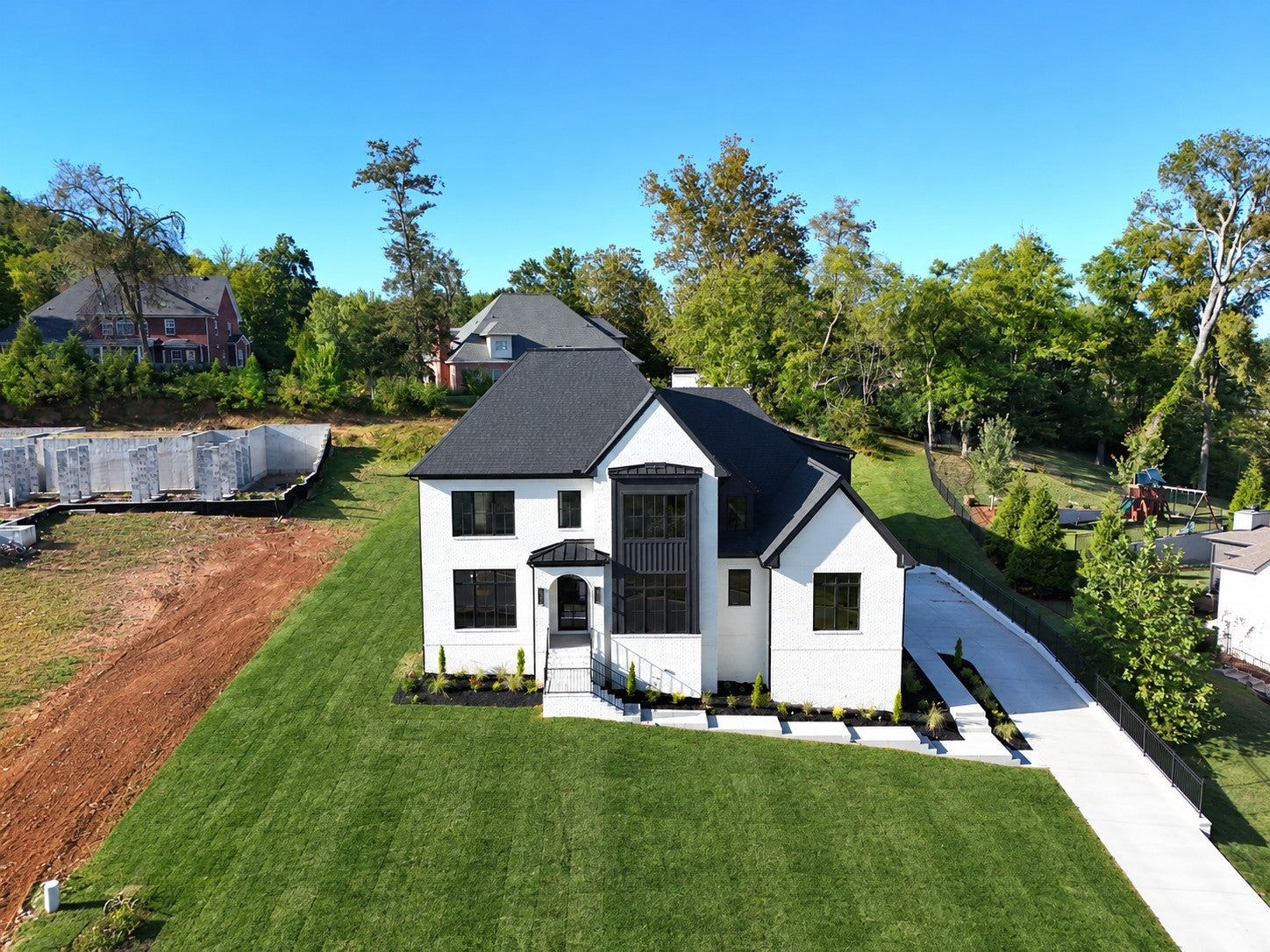 5-bed listing at 1580 Eastwood Dr, Brentwood