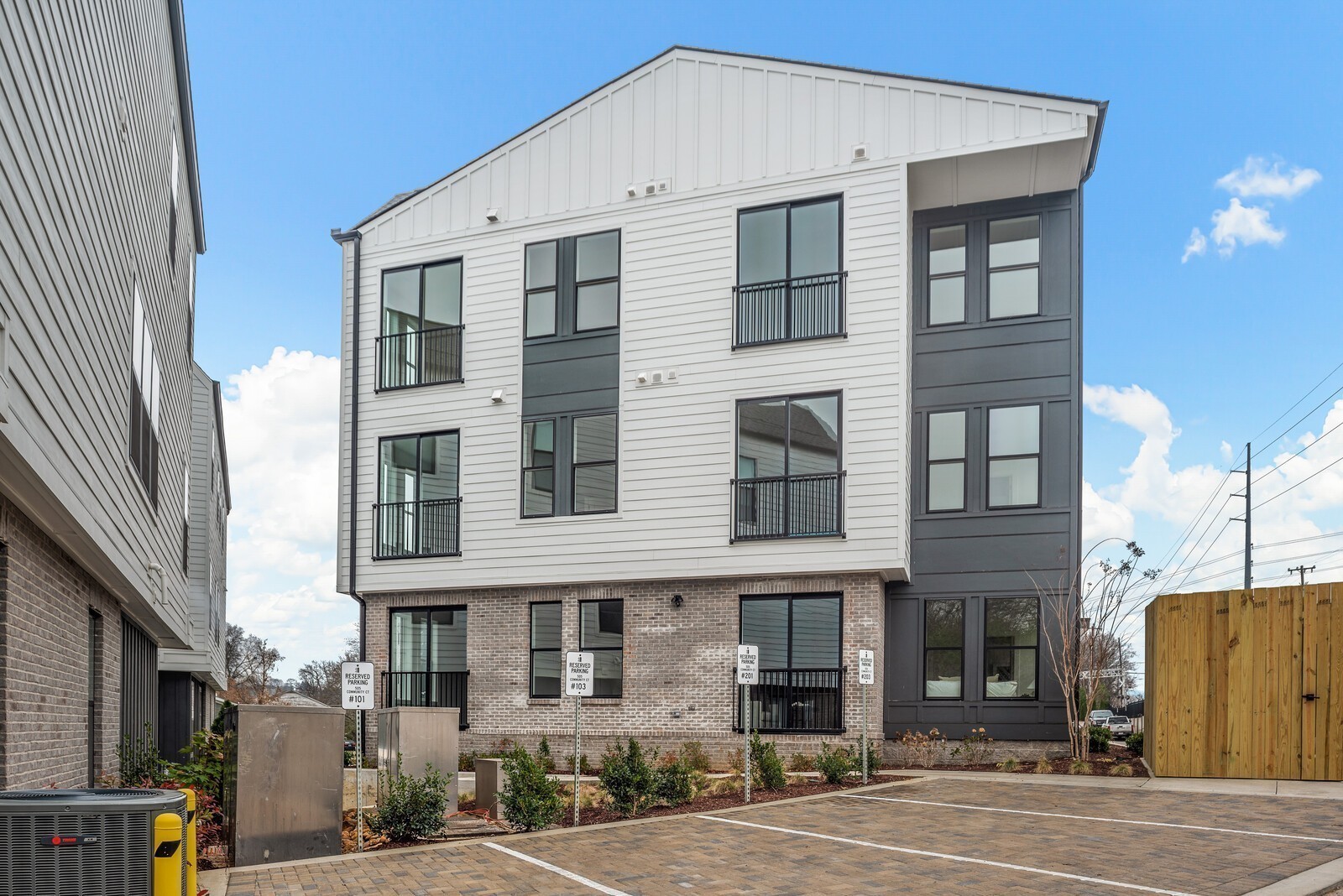 505 Community Ct 301