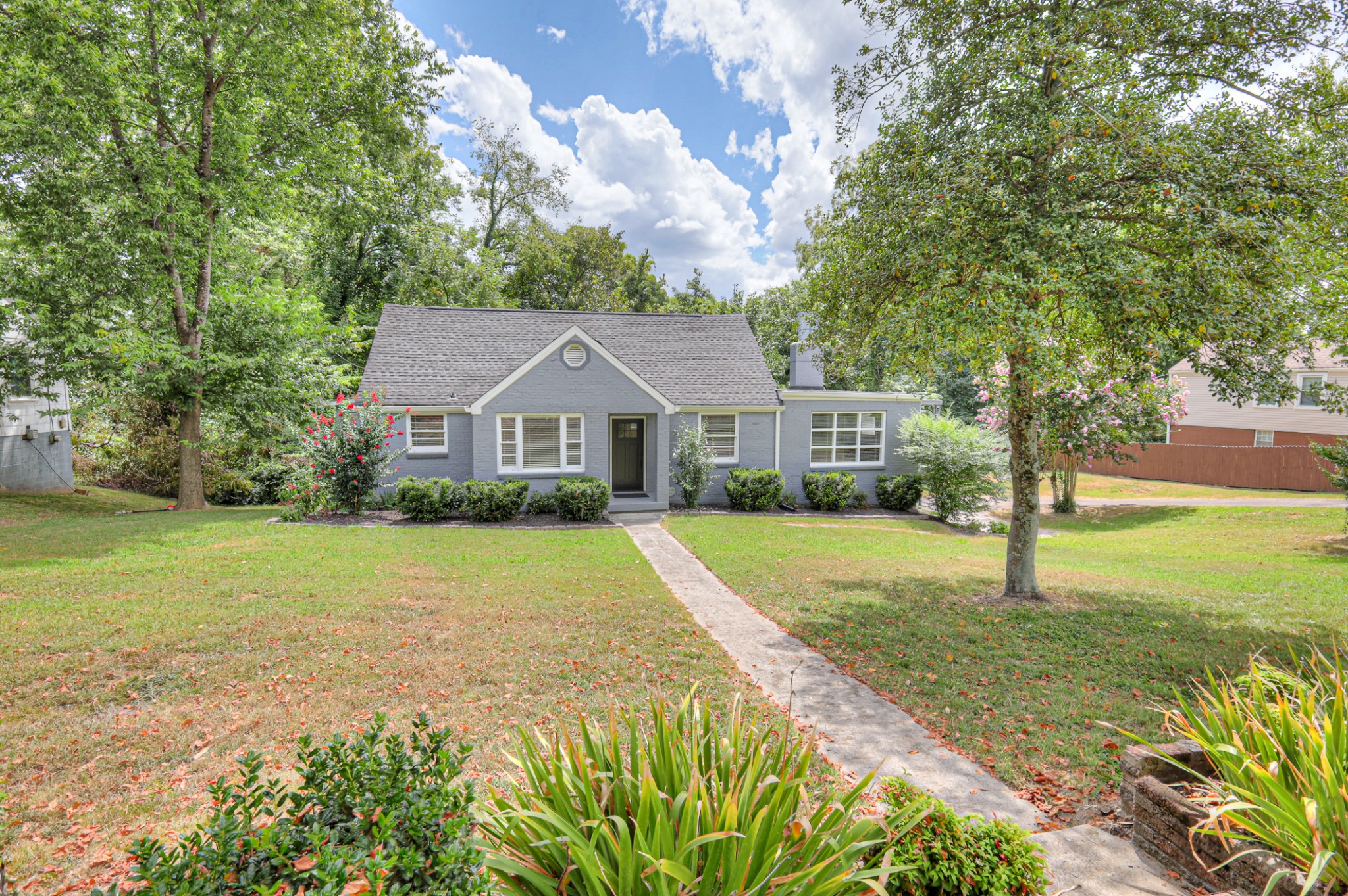 1211 Catina Dr