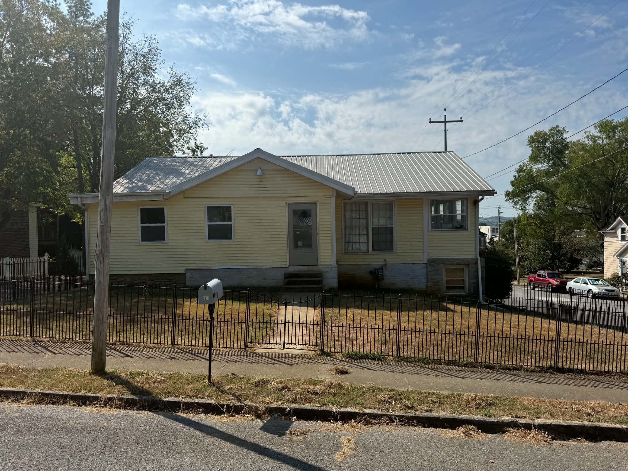 301 Green St