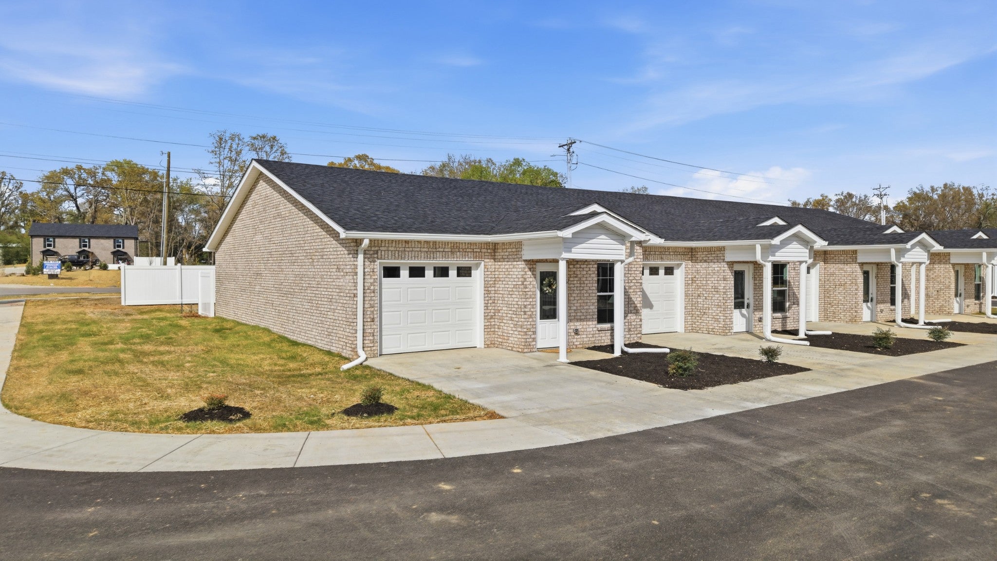 741 Kings Ln D-16