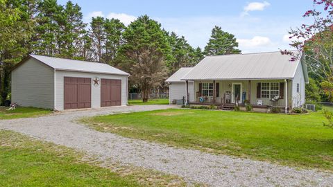 174 Ada Lois Lane Trenton GA 30752