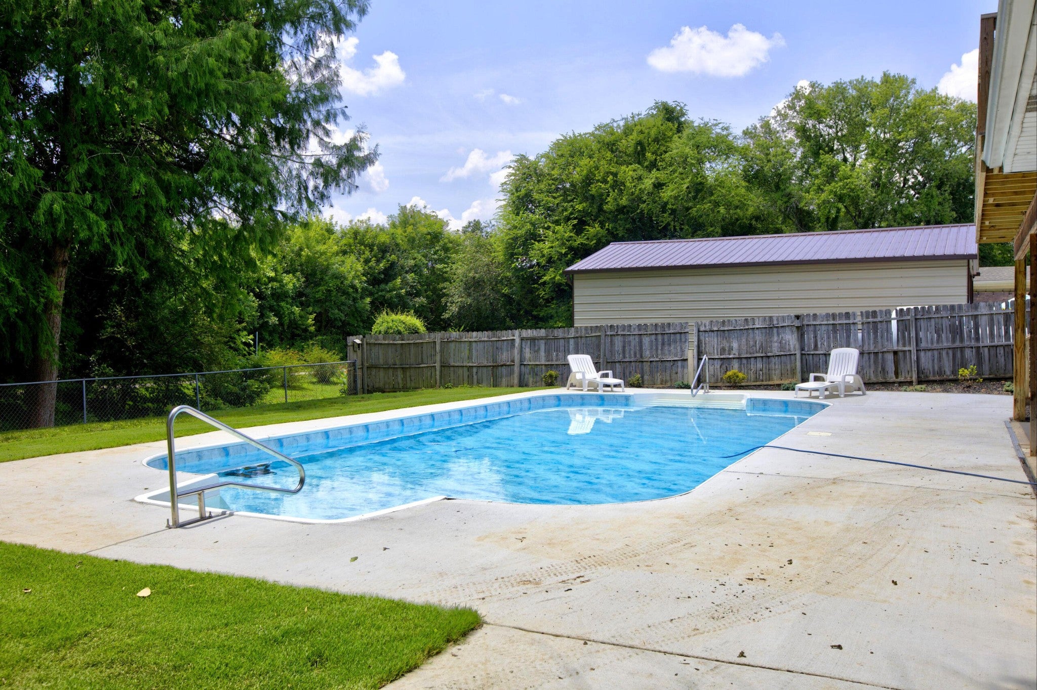2975 Rolling Hills Drive NW