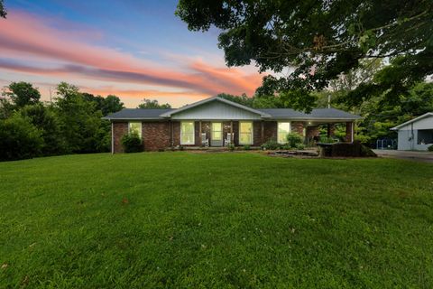 1512 Pleasant Grove Rd Westmoreland TN 37186