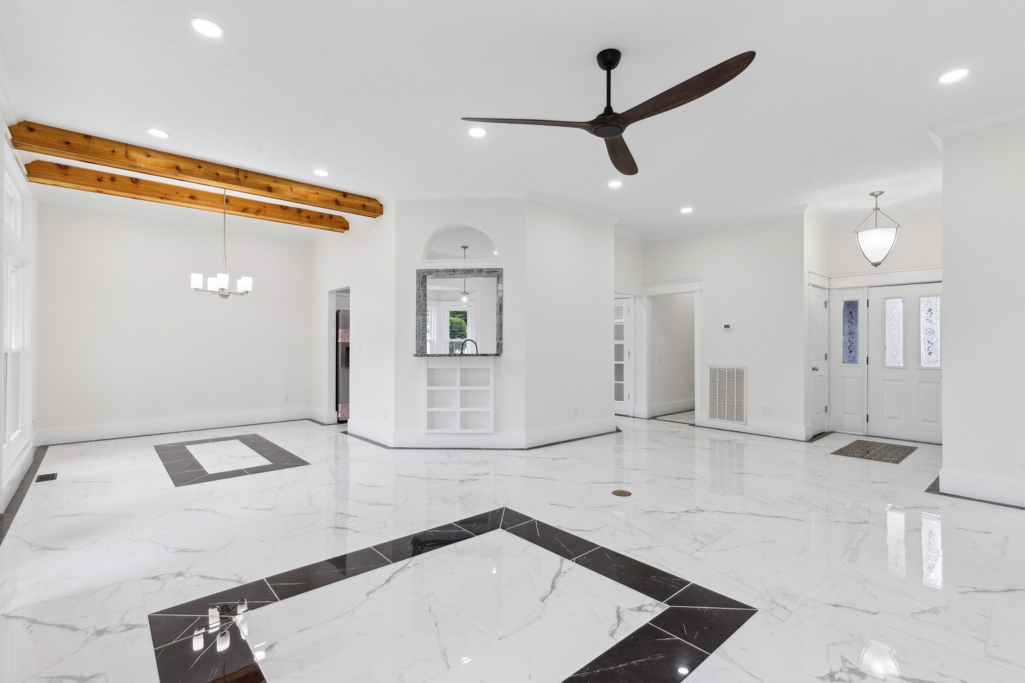 1723 University Dr