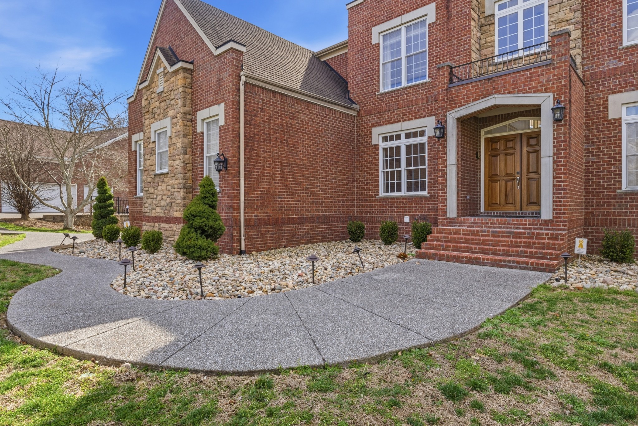 6876 Walnut Hills Dr