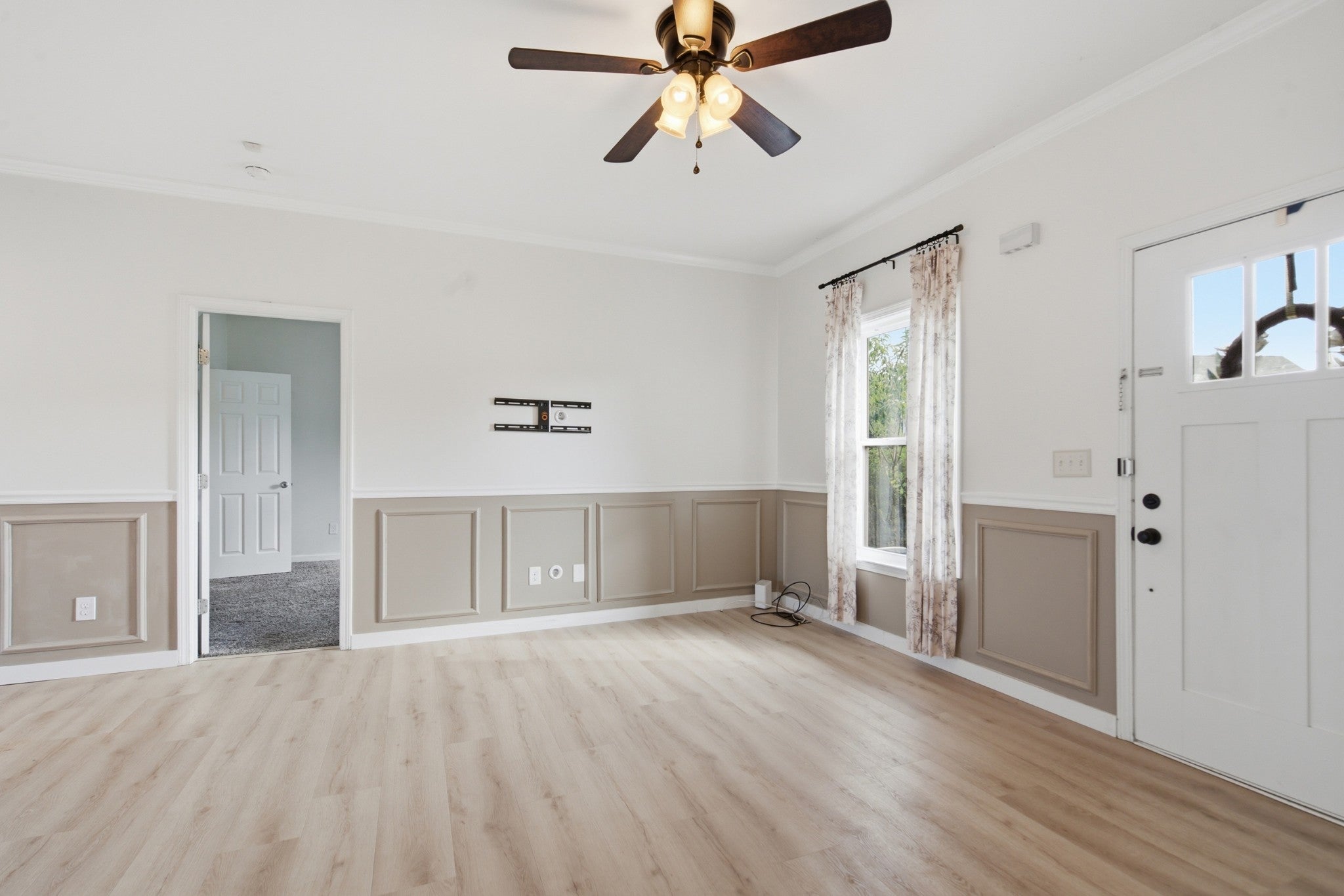 17036 Pond Cir