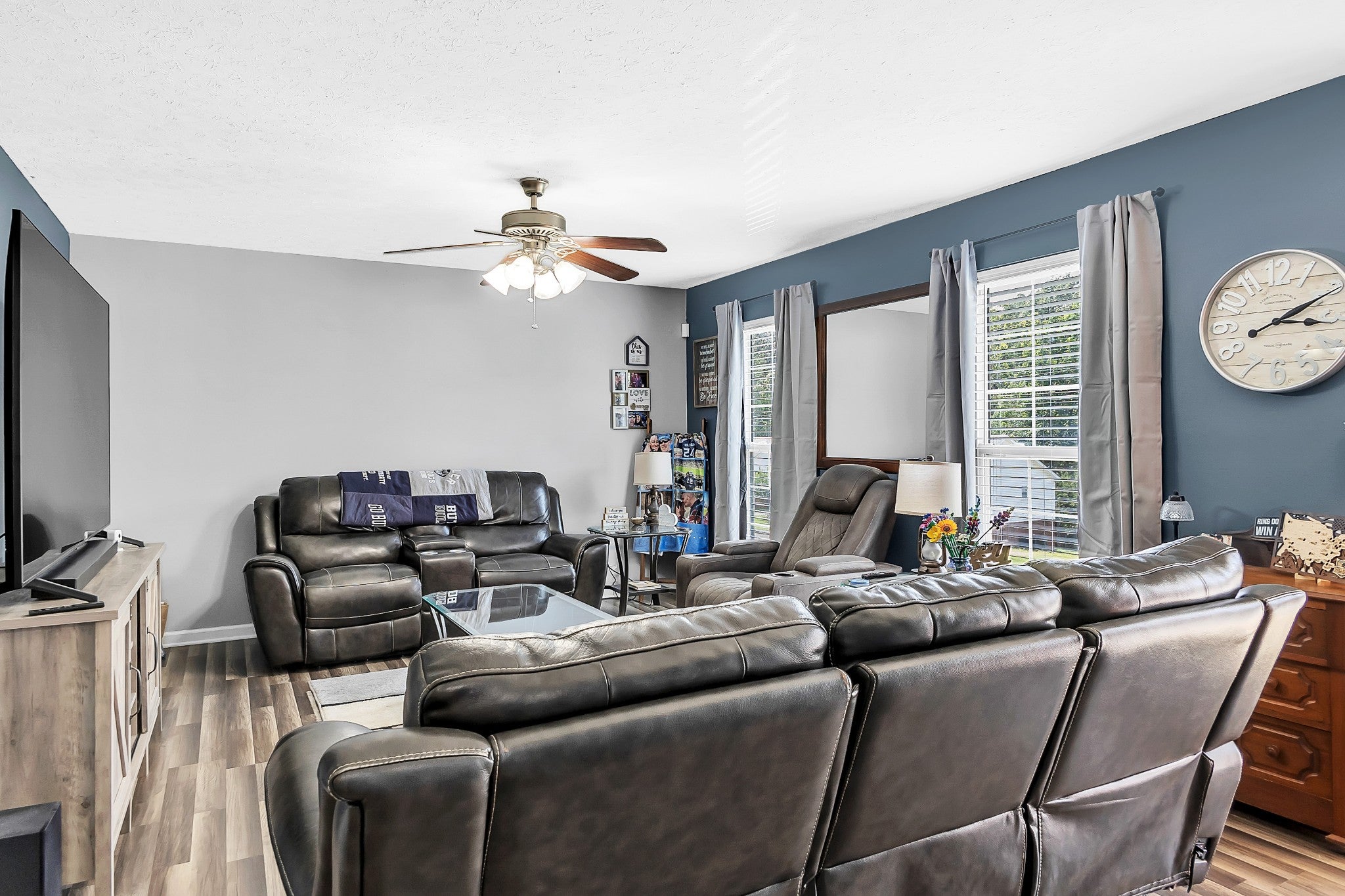 1043 Woodbrier Ln